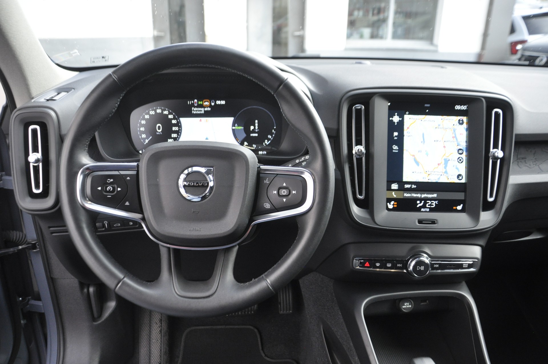 VOLVO XC40 T4 PHEV Essential Bright DCT-image-8