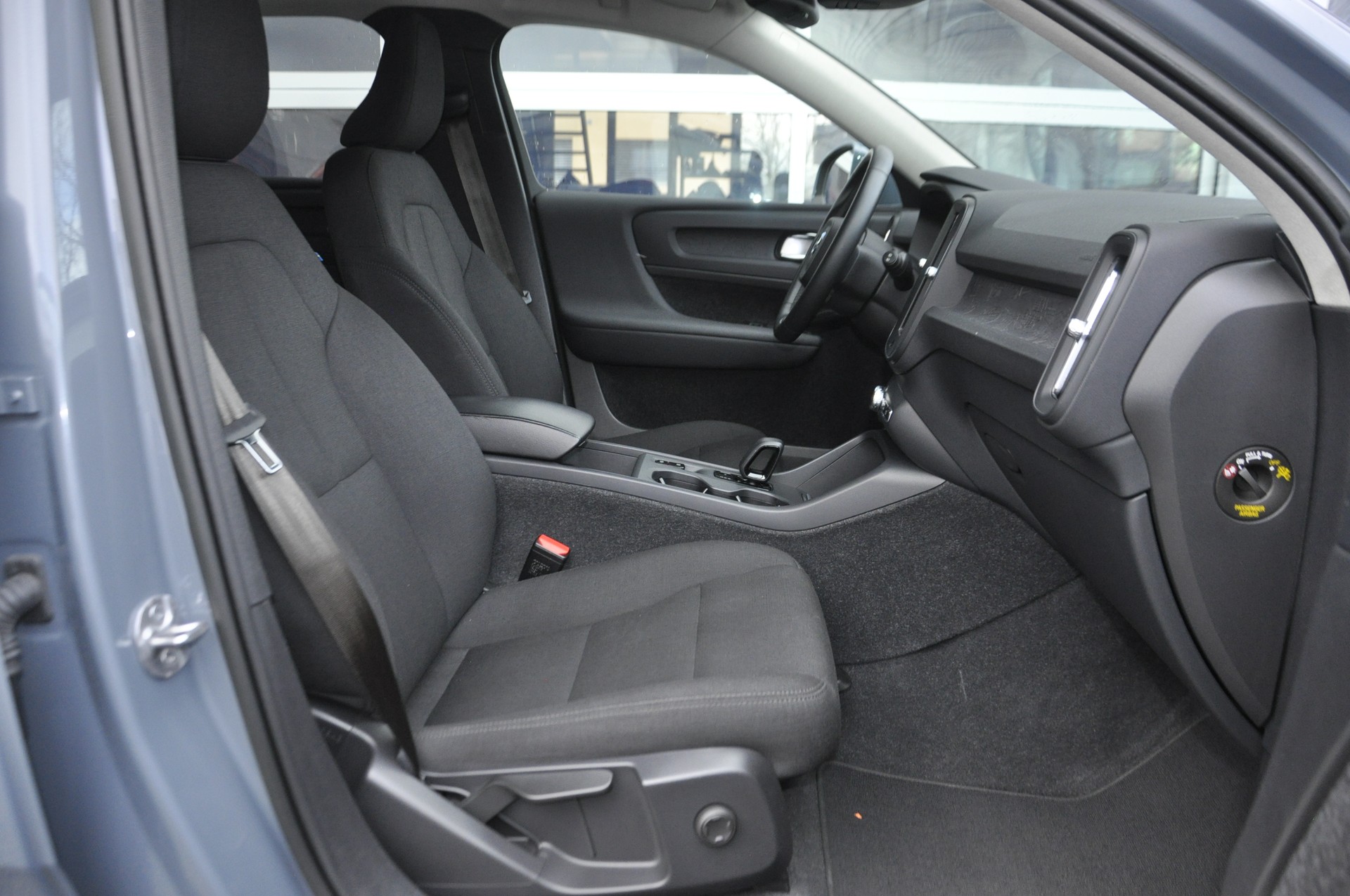VOLVO XC40 T4 PHEV Essential Bright DCT-image-6