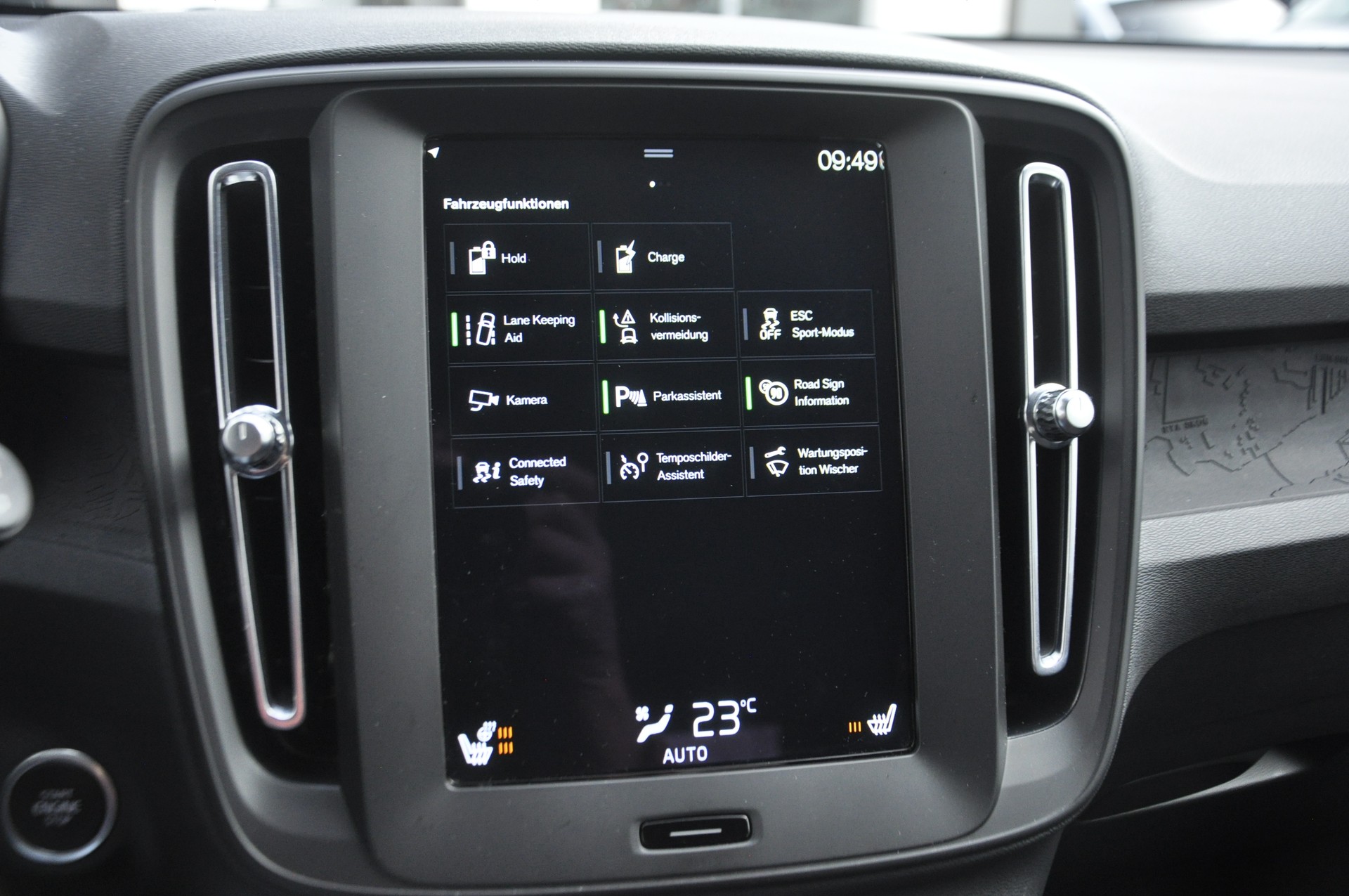 VOLVO XC40 T4 PHEV Essential Bright DCT-image-10