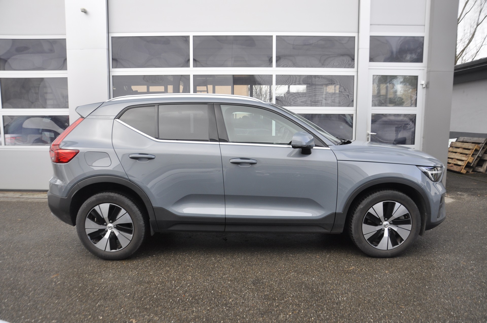 VOLVO XC40 T4 PHEV Essential Bright DCT-image-1