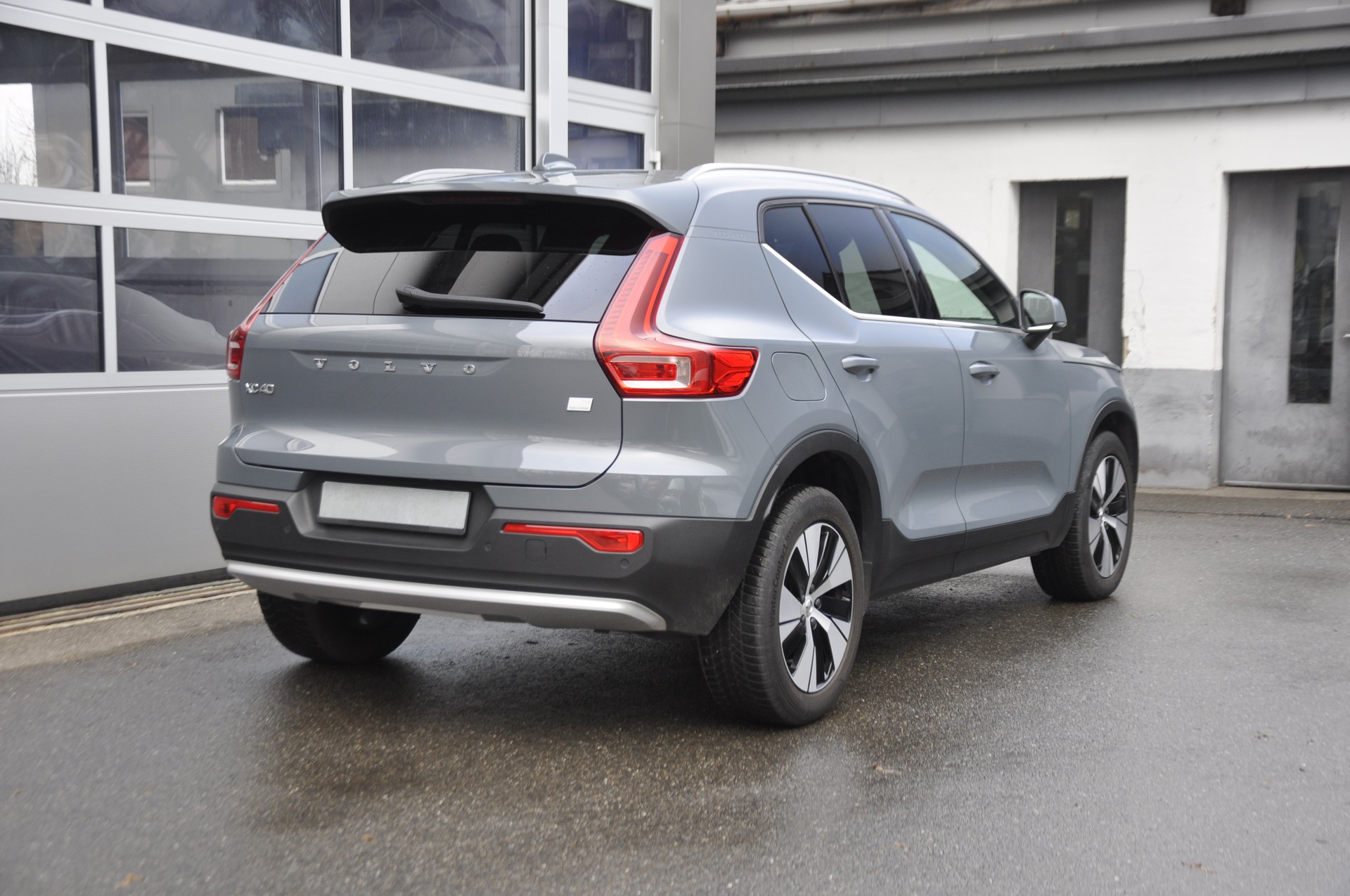 VOLVO XC40 T4 PHEV Essential Bright DCT-image-2