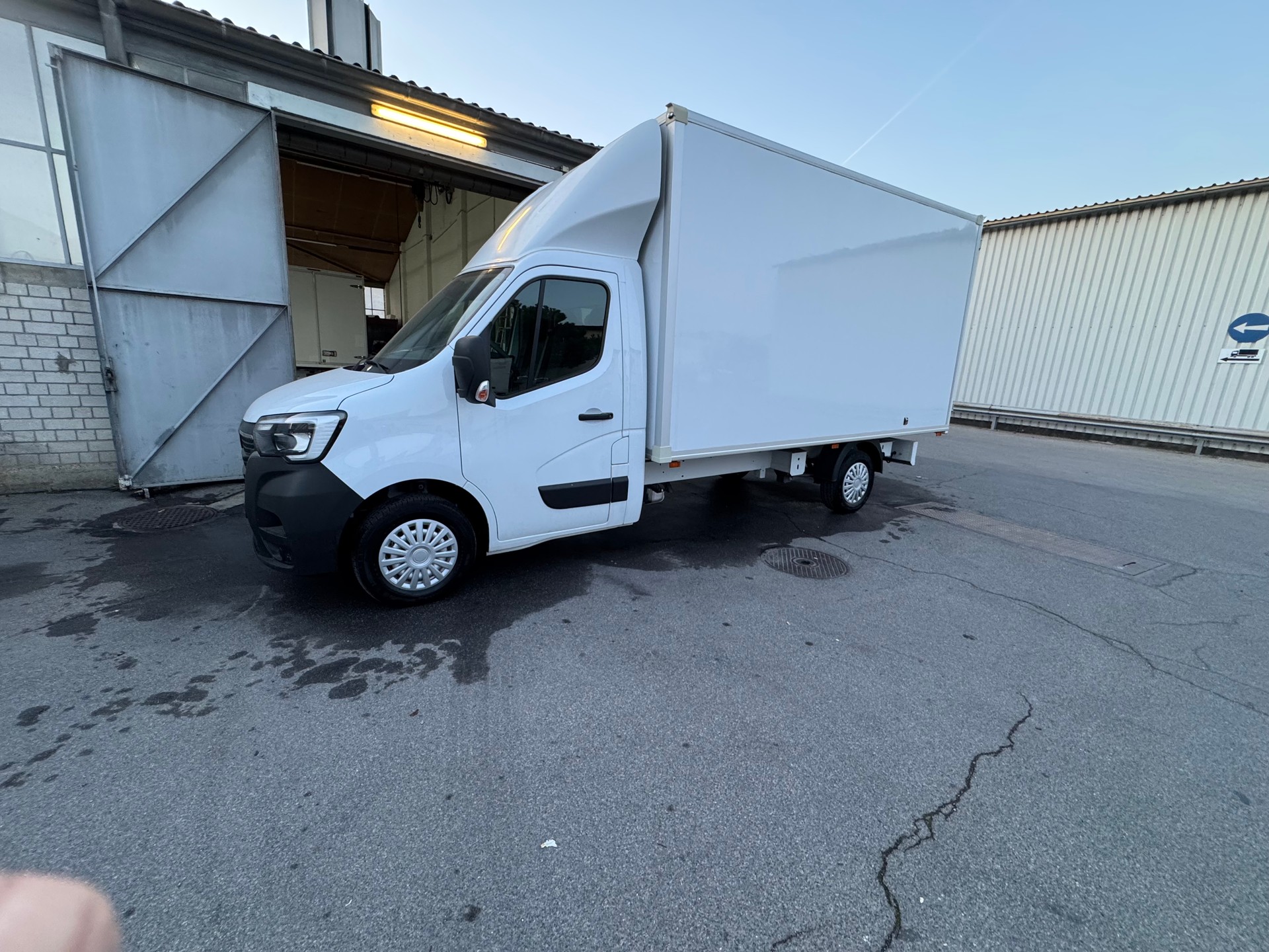 RENAULT MASTER-image-1