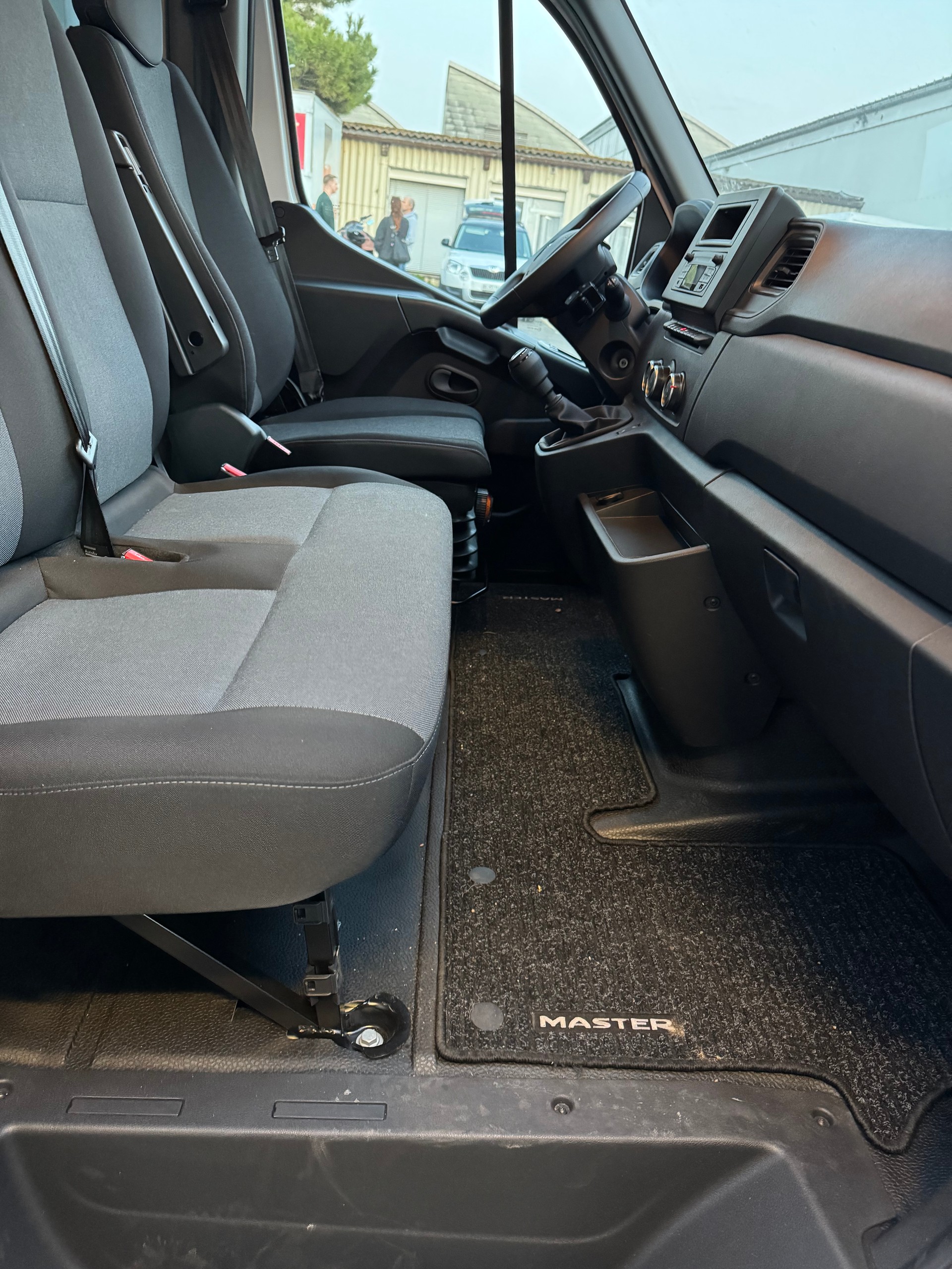 RENAULT MASTER-image-5