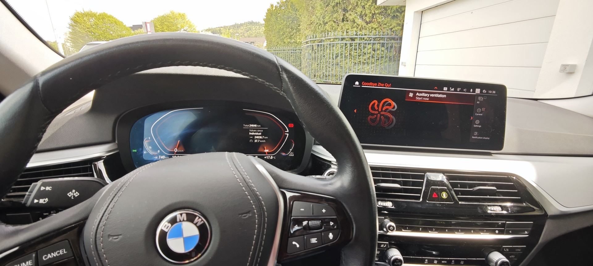 BMW 530i xDrive 48V Touring Steptronic-image-17