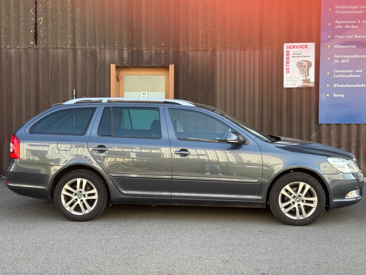 SKODA Octavia Combi 2.0 TDI AllDrive 4x4 DSG-image-2