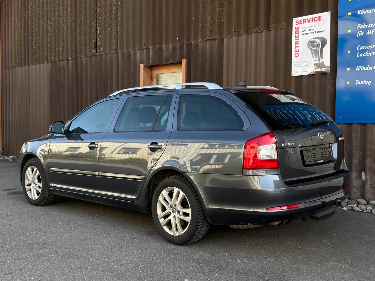 SKODA Octavia Combi 2.0 TDI AllDrive 4x4 DSG-image-4