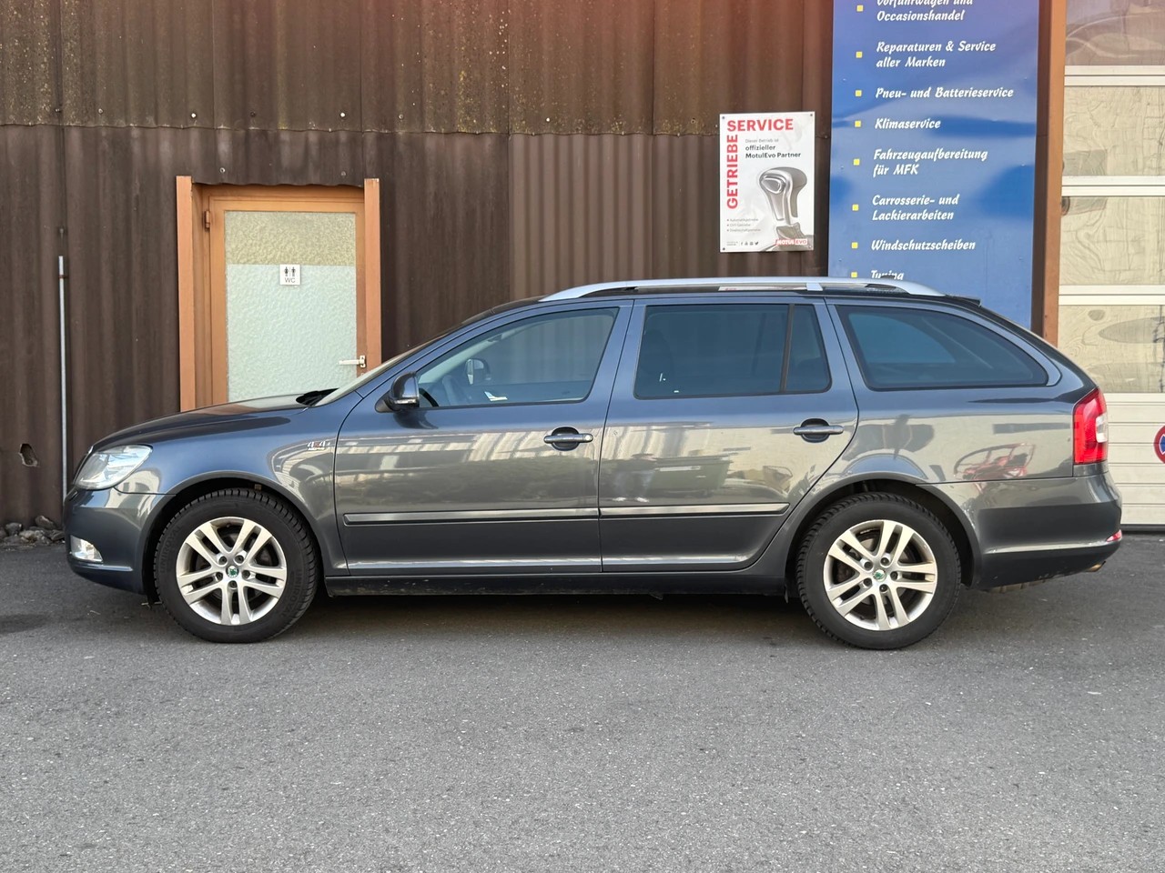 SKODA Octavia Combi 2.0 TDI AllDrive 4x4 DSG-image-5