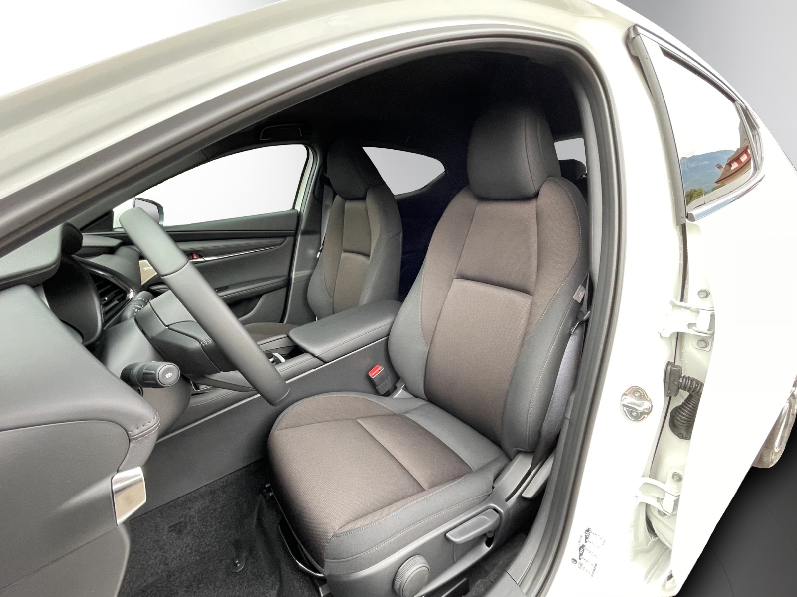 MAZDA 3 Hatchback SKYACTIV-G M Hybrid 140 Centre Line Automat-image-4
