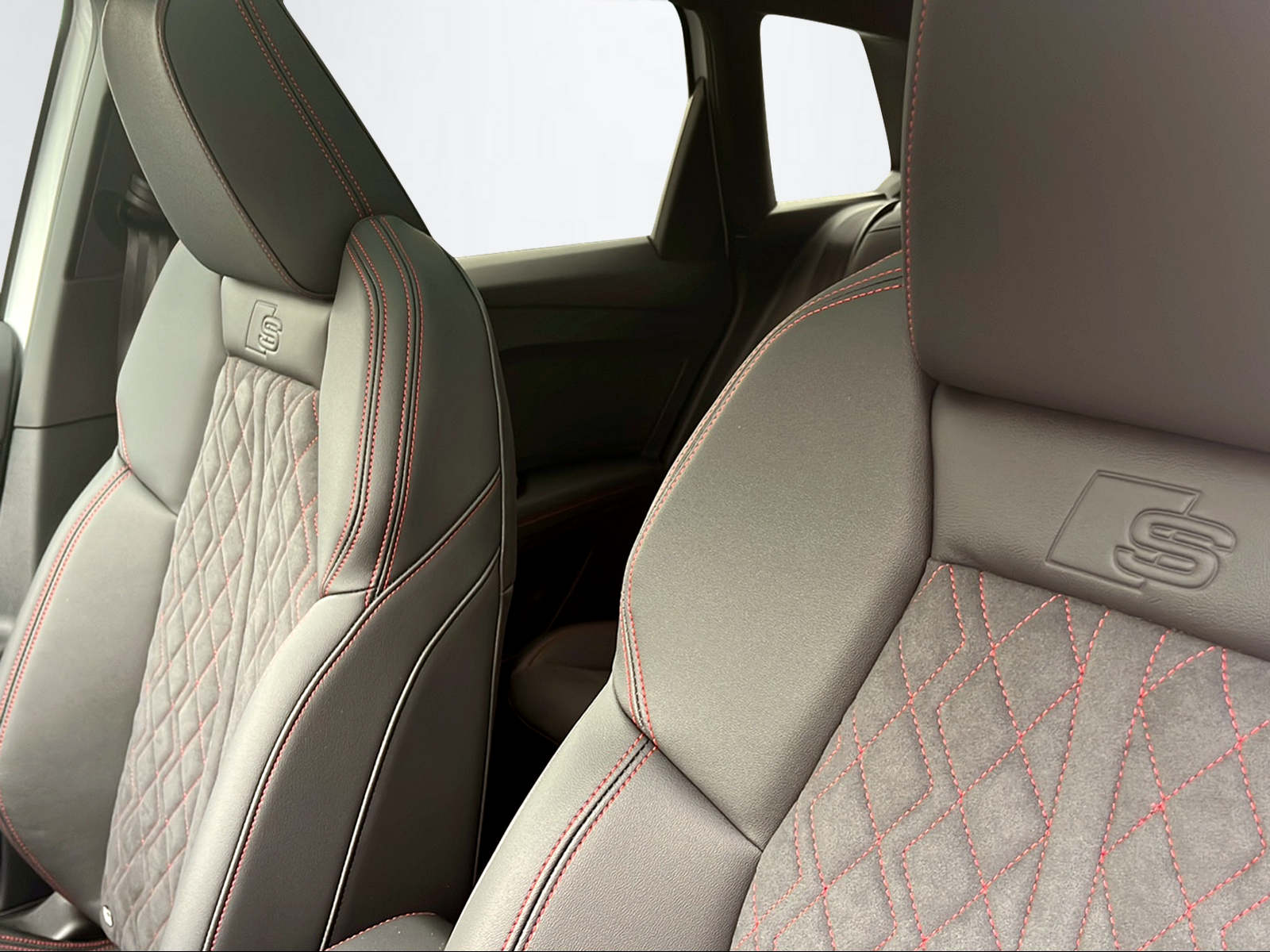 AUDI Q4 45 e-tron quattro 286PS/210kW BEV elektrisch-image-12