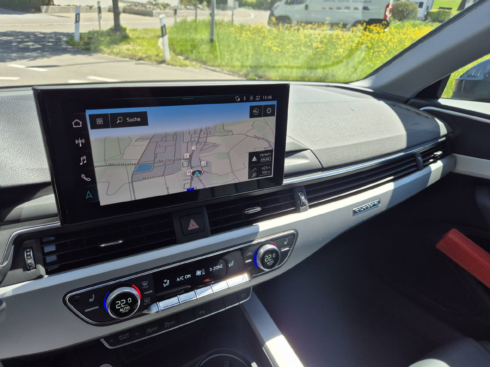 AUDI A4 Avant 2.0 40 TDI S Line quattro S-Tronic Competition-image-10