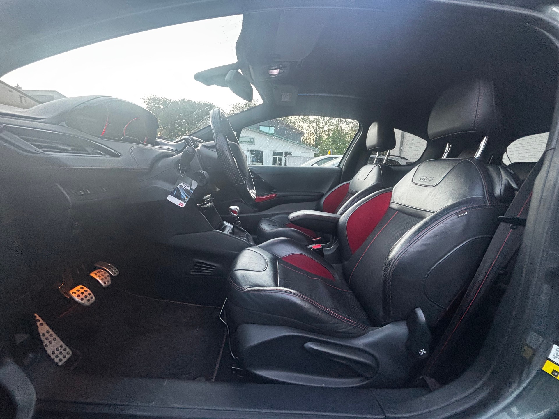 PEUGEOT 208 1.6 Turbo GTi-image-9