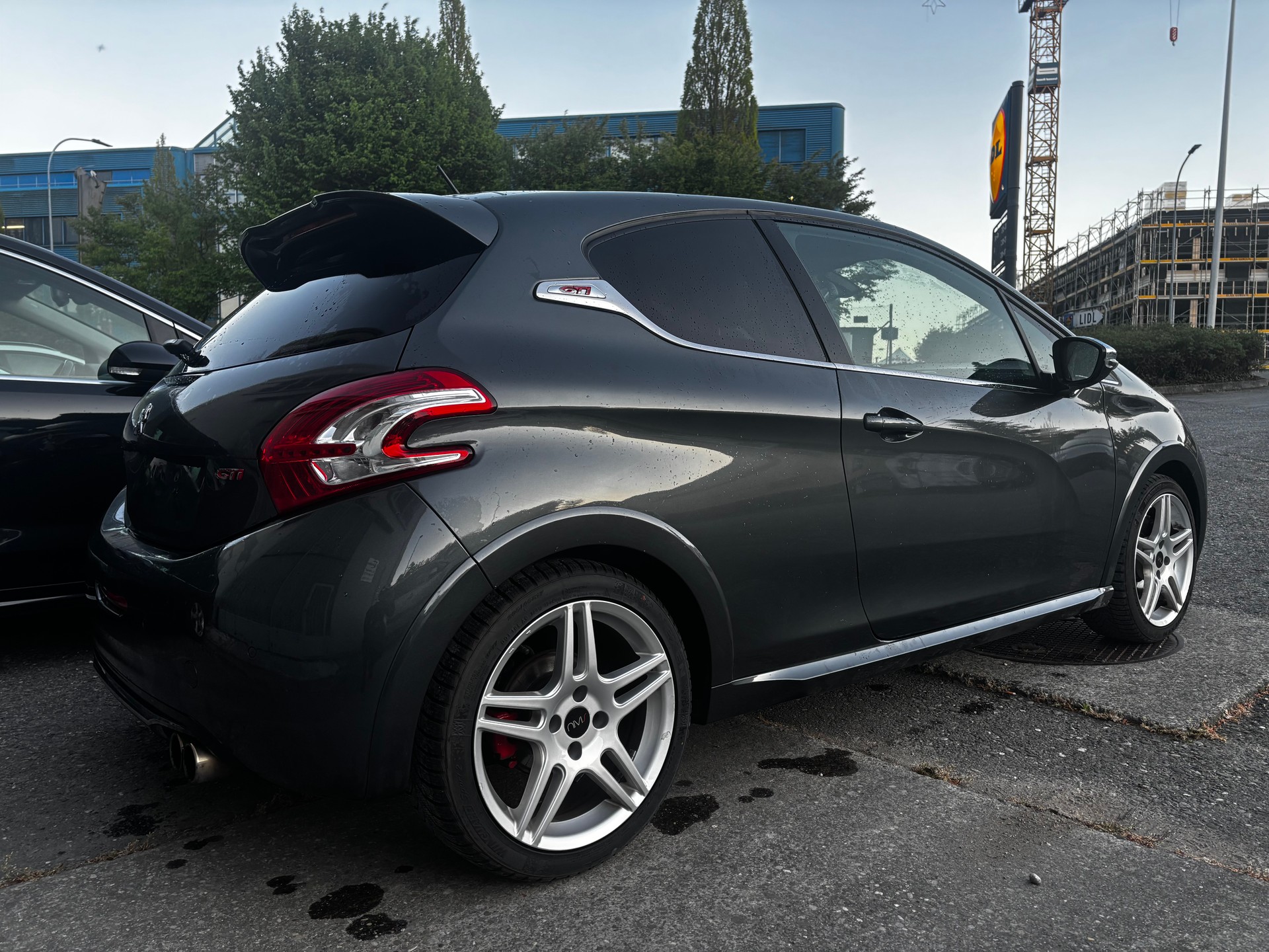 PEUGEOT 208 1.6 Turbo GTi-image-5