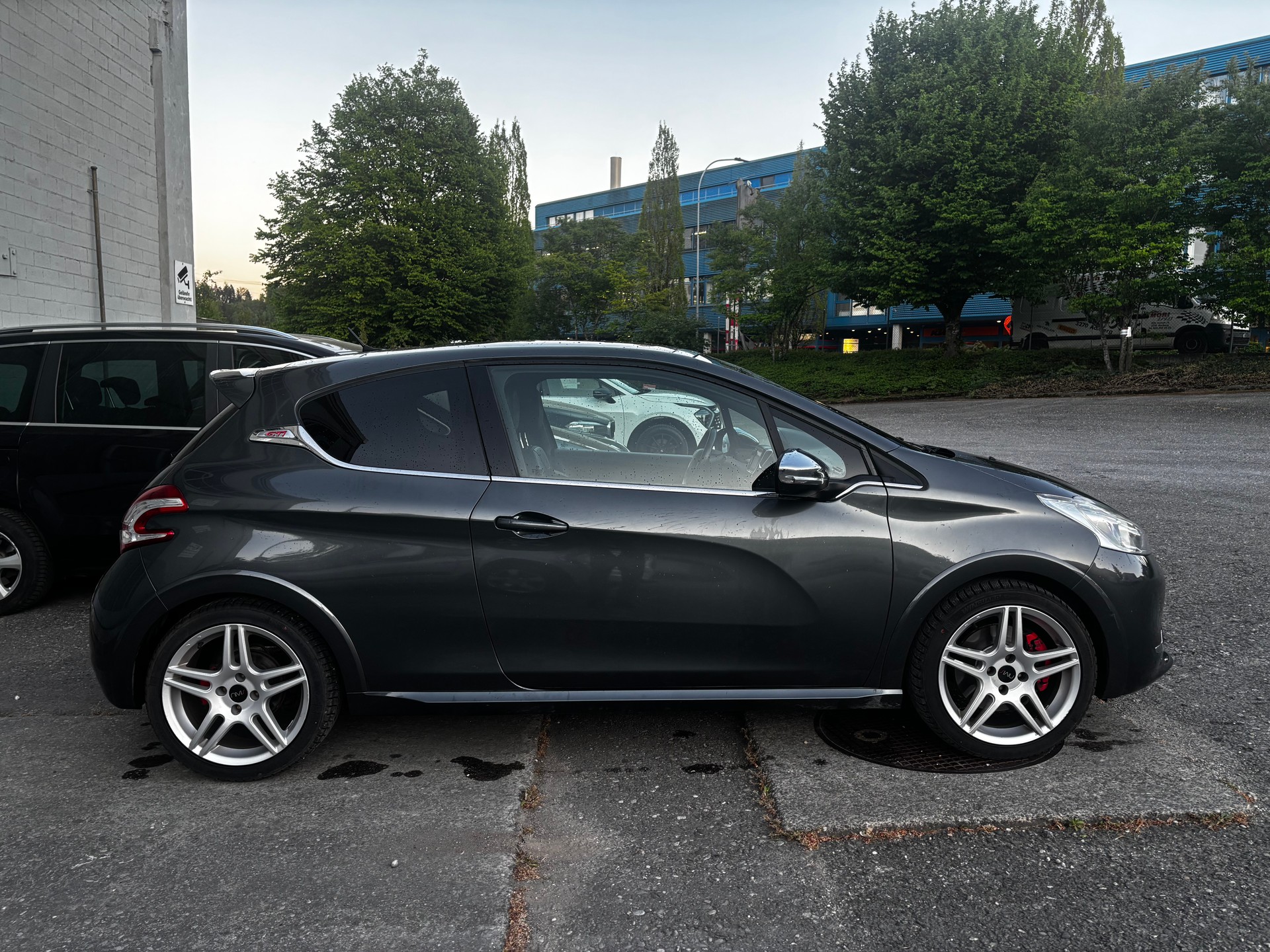 PEUGEOT 208 1.6 Turbo GTi-image-6