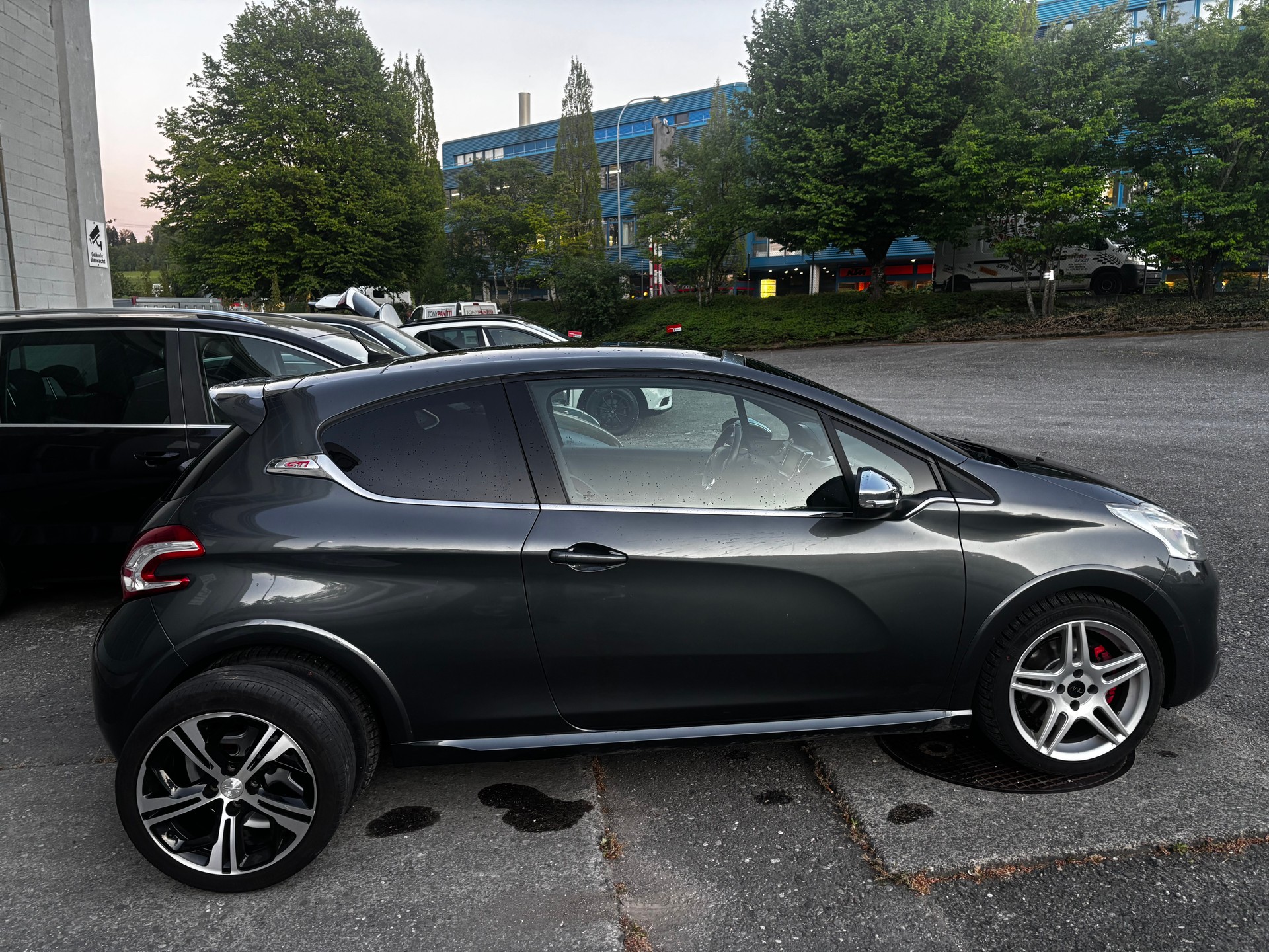 PEUGEOT 208 1.6 Turbo GTi-image-8