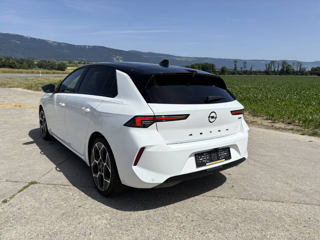 OPEL Astra 1.6 T PHEV 180 Swiss Premium-image-5