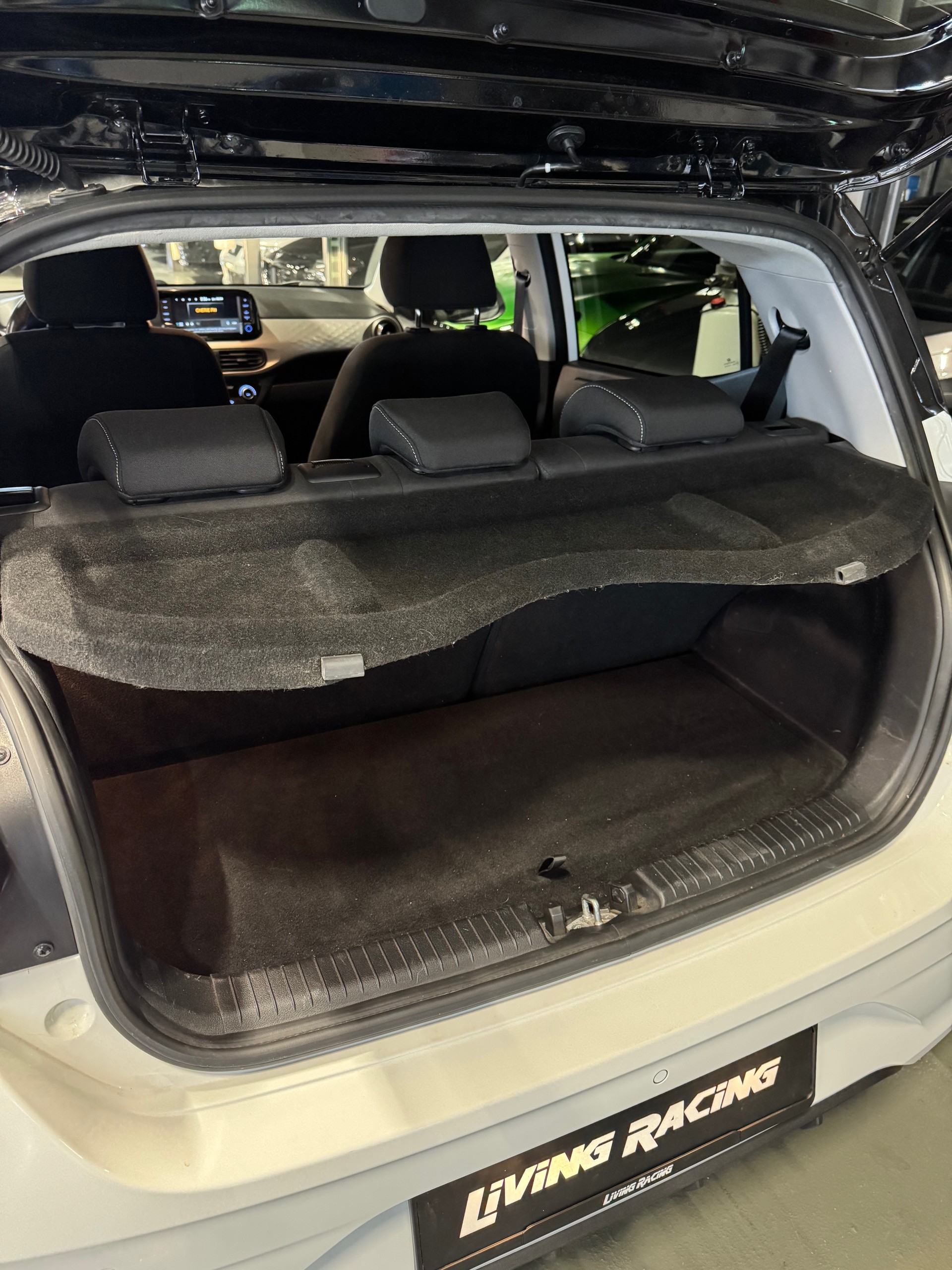 HYUNDAI i10 1.2 Launch Plus Automat-image-10