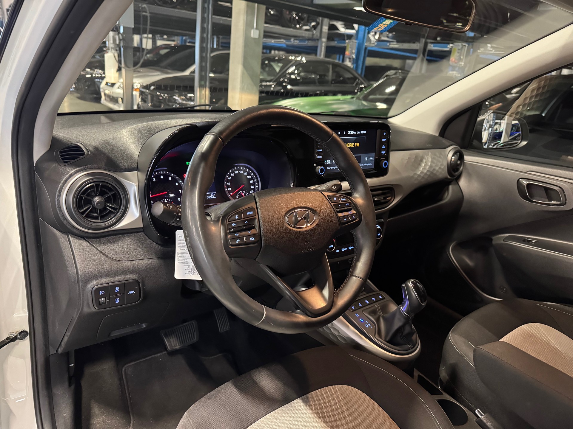 HYUNDAI i10 1.2 Launch Plus Automat-image-5