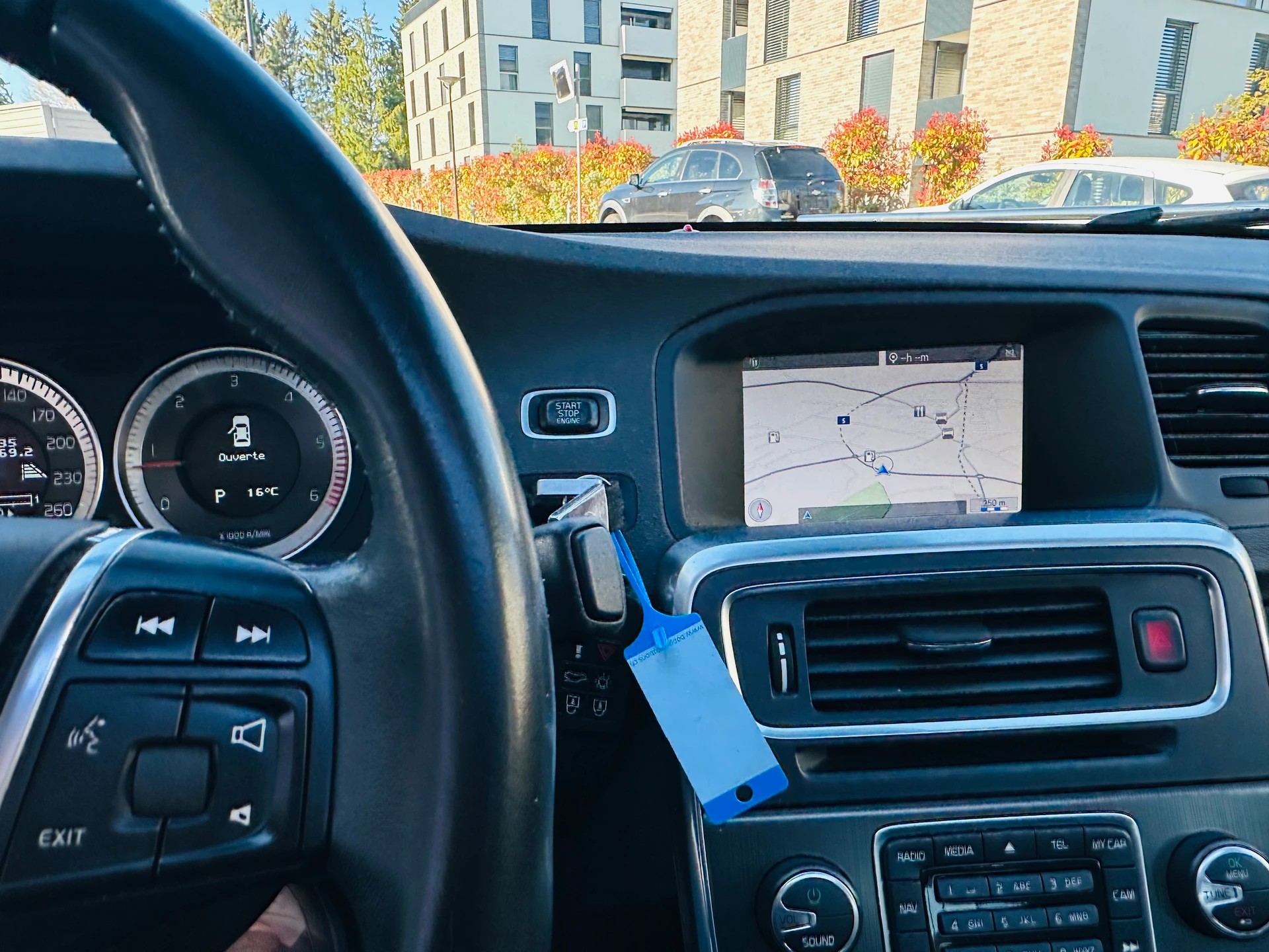VOLVO S60 D3 Summum Geartronic-image-14