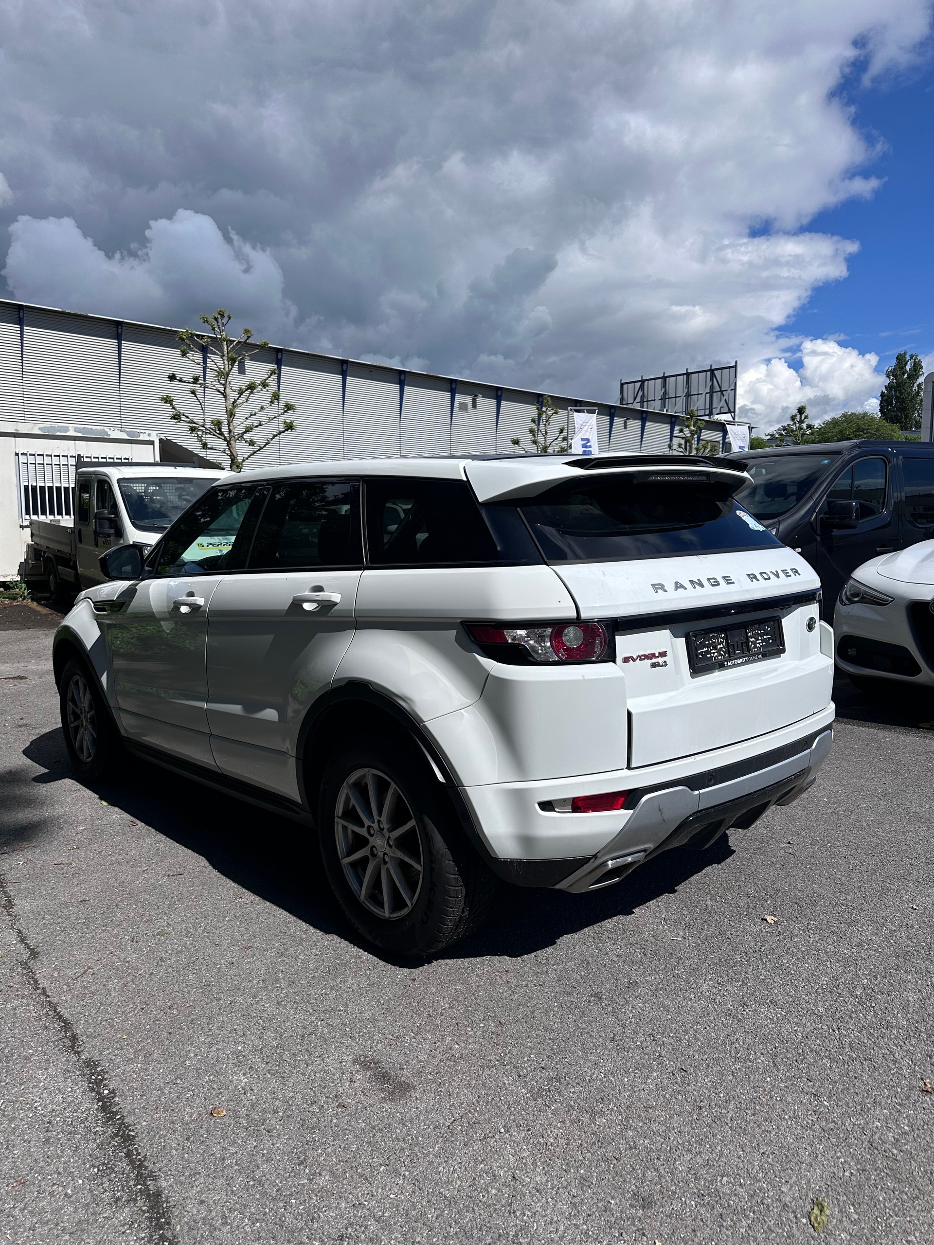 LAND ROVER Range Rover Evoque 2.0 Si4 Dynamic AT9-image-3