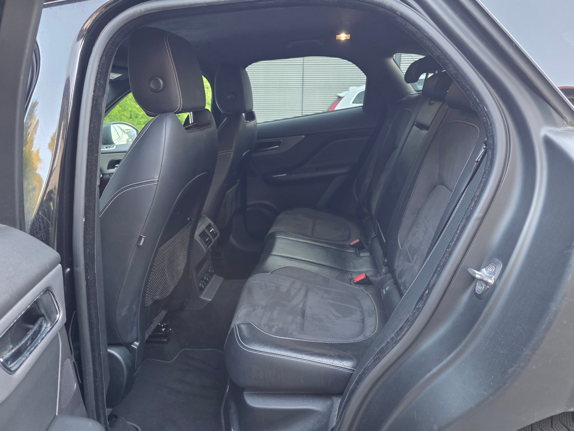 JAGUAR F-Pace 3.0 TD S AWD Automatik-image-9