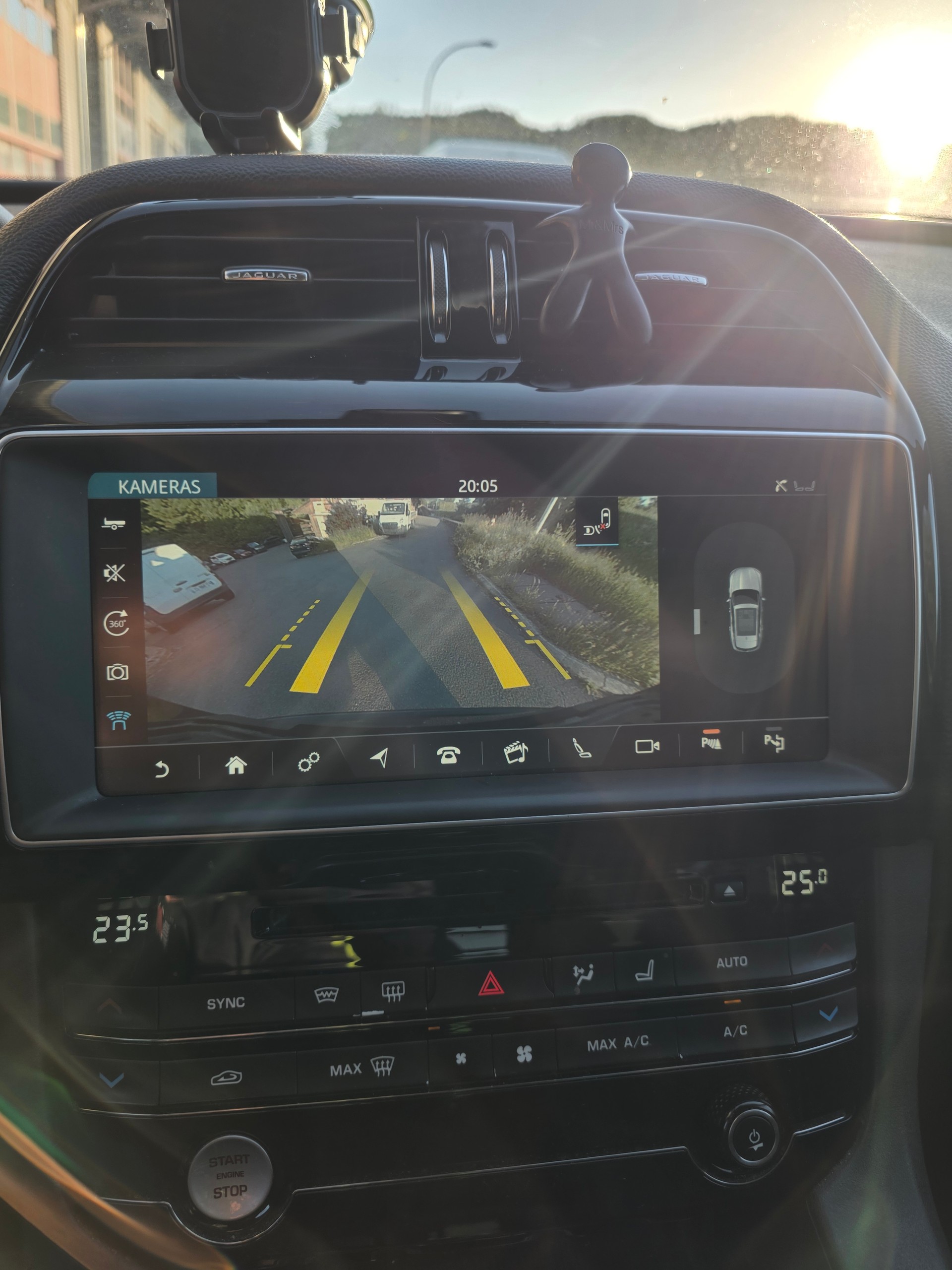 JAGUAR F-Pace 3.0 TD S AWD Automatik-image-14
