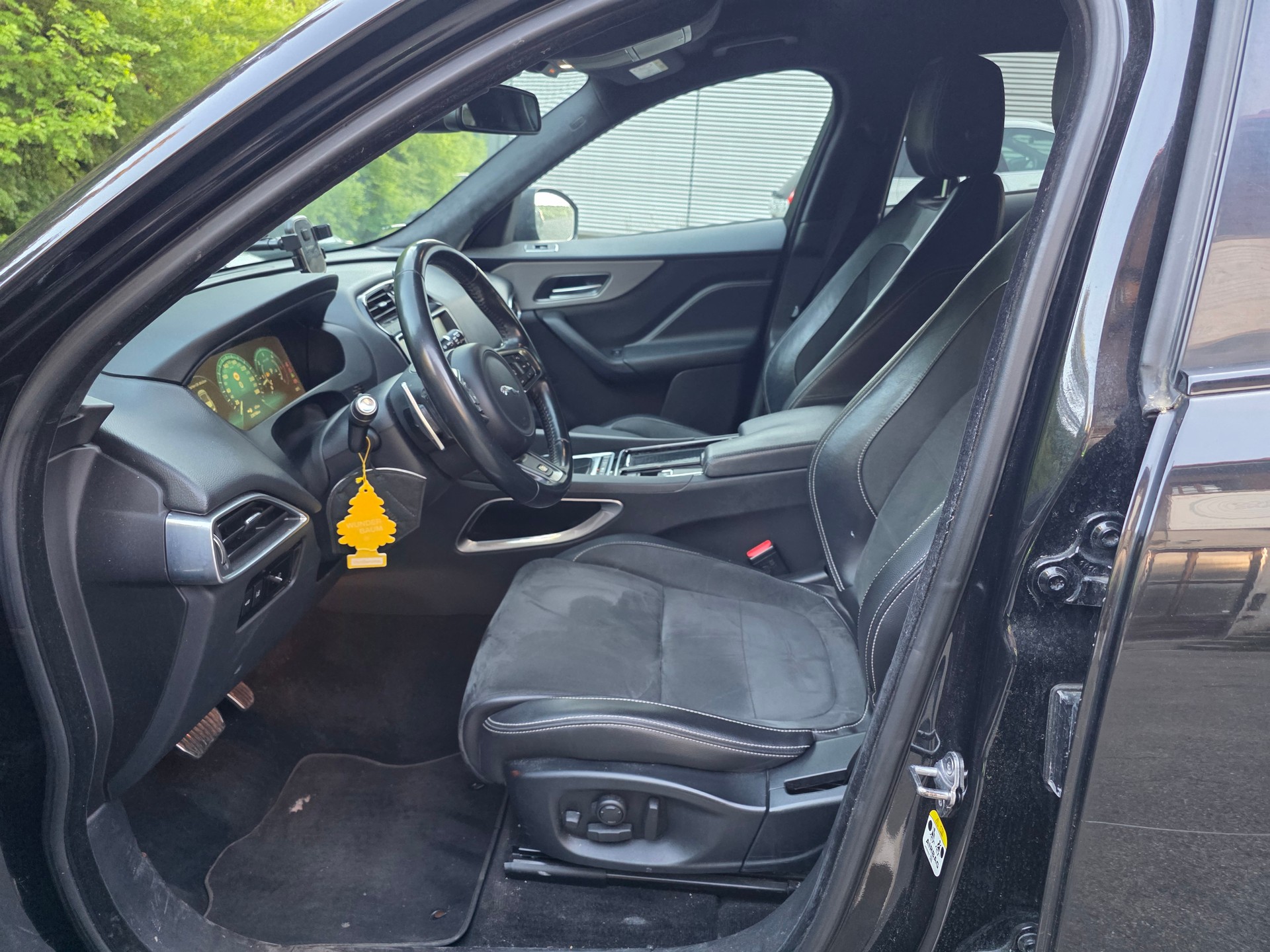 JAGUAR F-Pace 3.0 TD S AWD Automatik-image-8