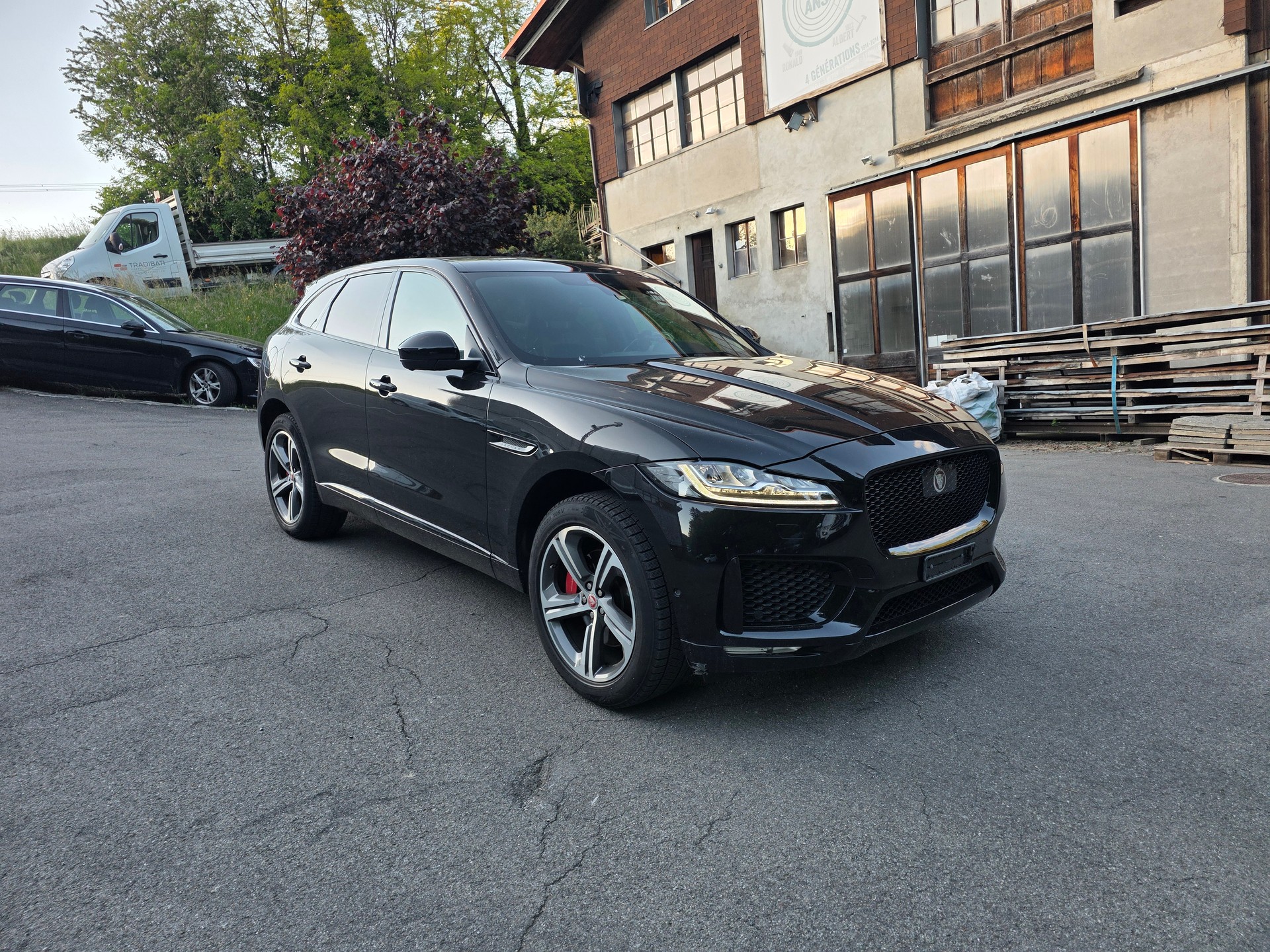 JAGUAR F-Pace 3.0 TD S AWD Automatik-image-2