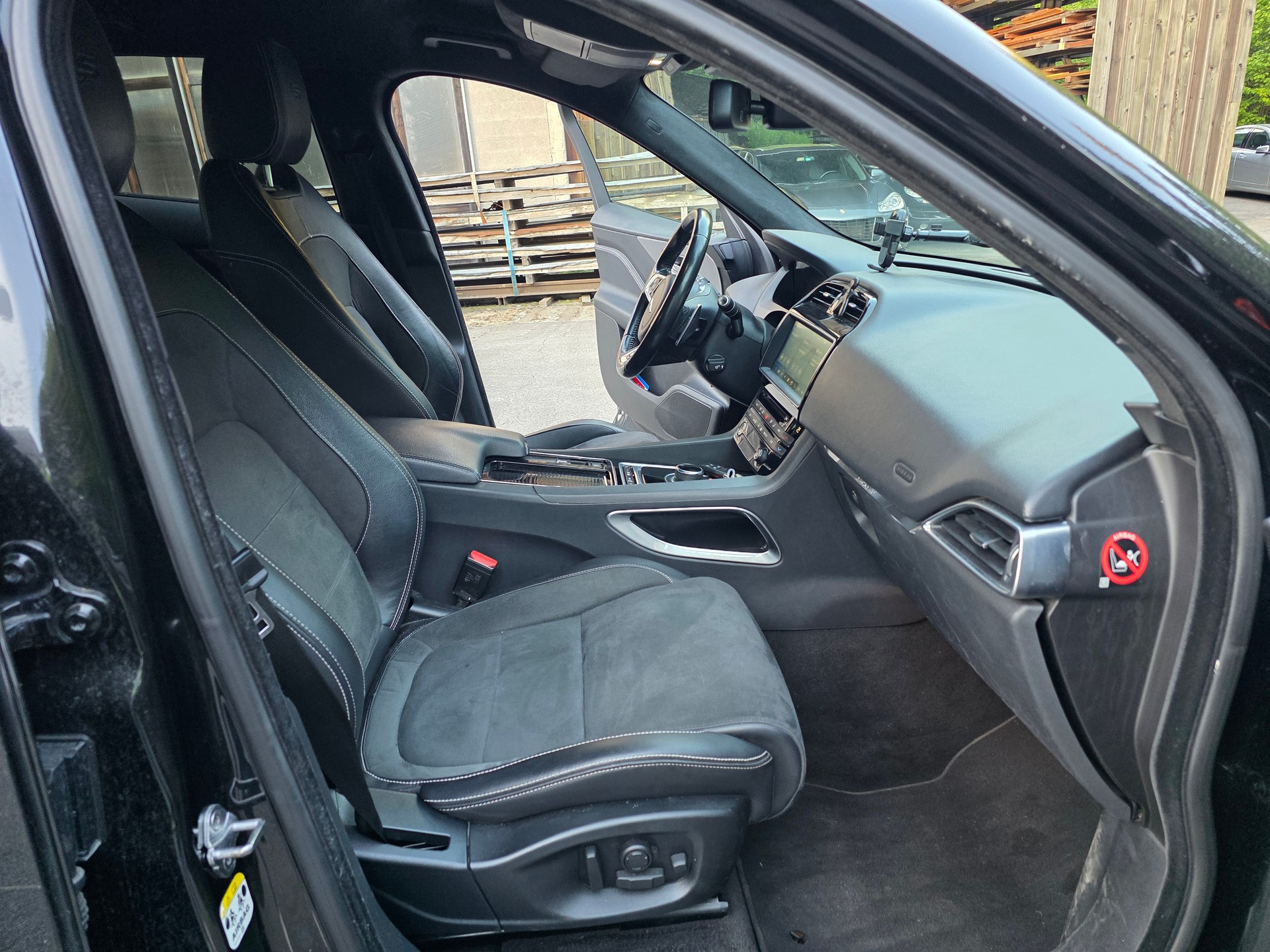 JAGUAR F-Pace 3.0 TD S AWD Automatik-image-7