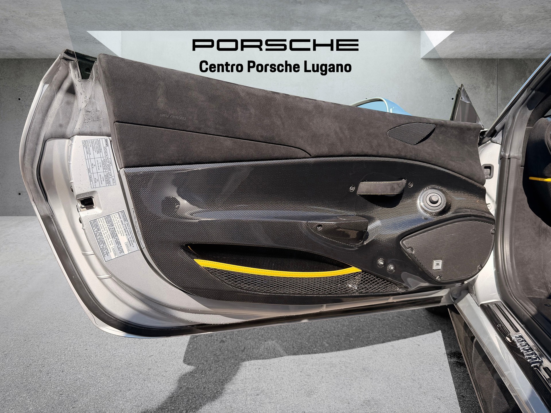 FERRARI 488 Pista 3.9 V8-image-18