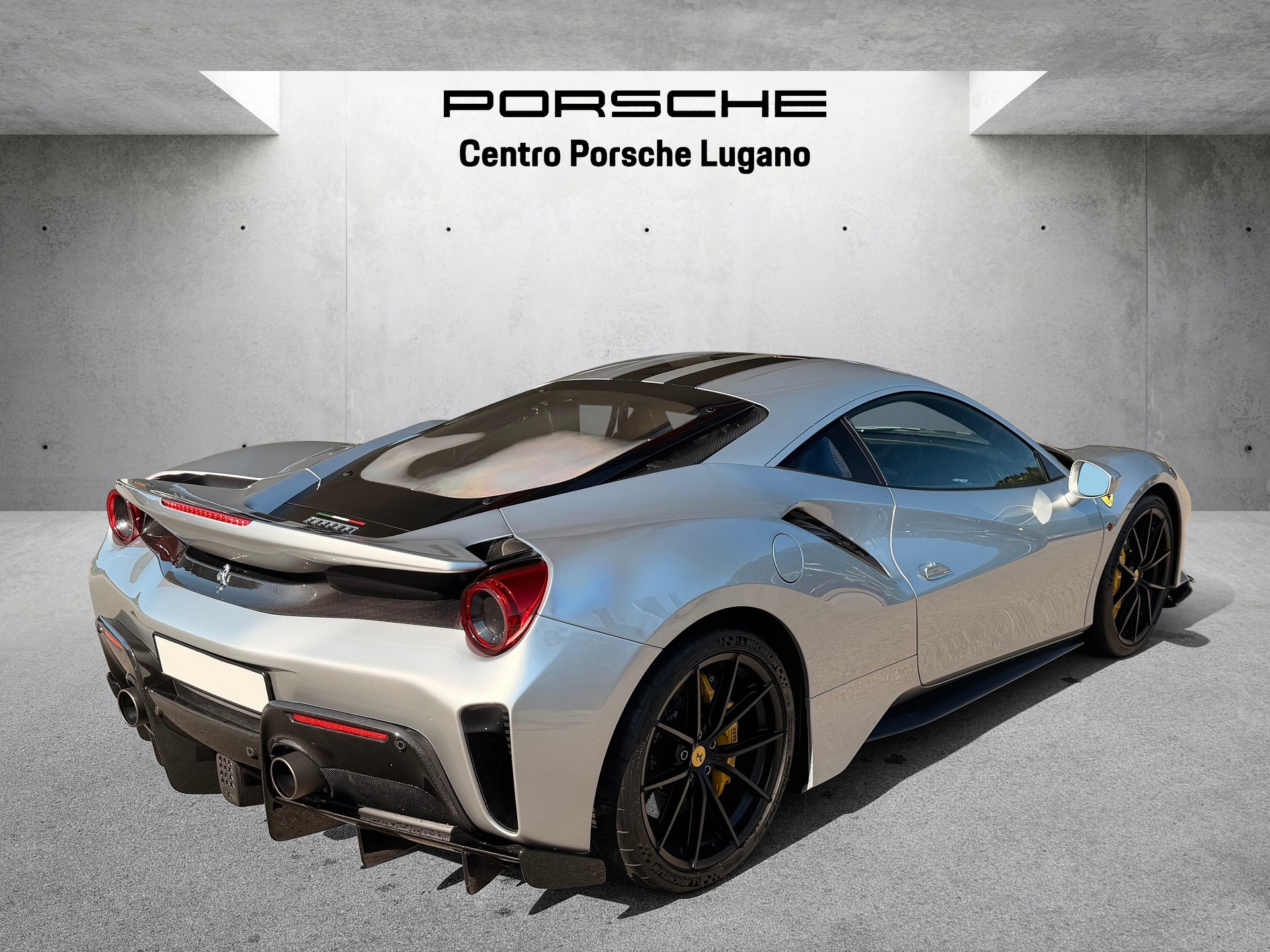 FERRARI 488 Pista 3.9 V8-image-5