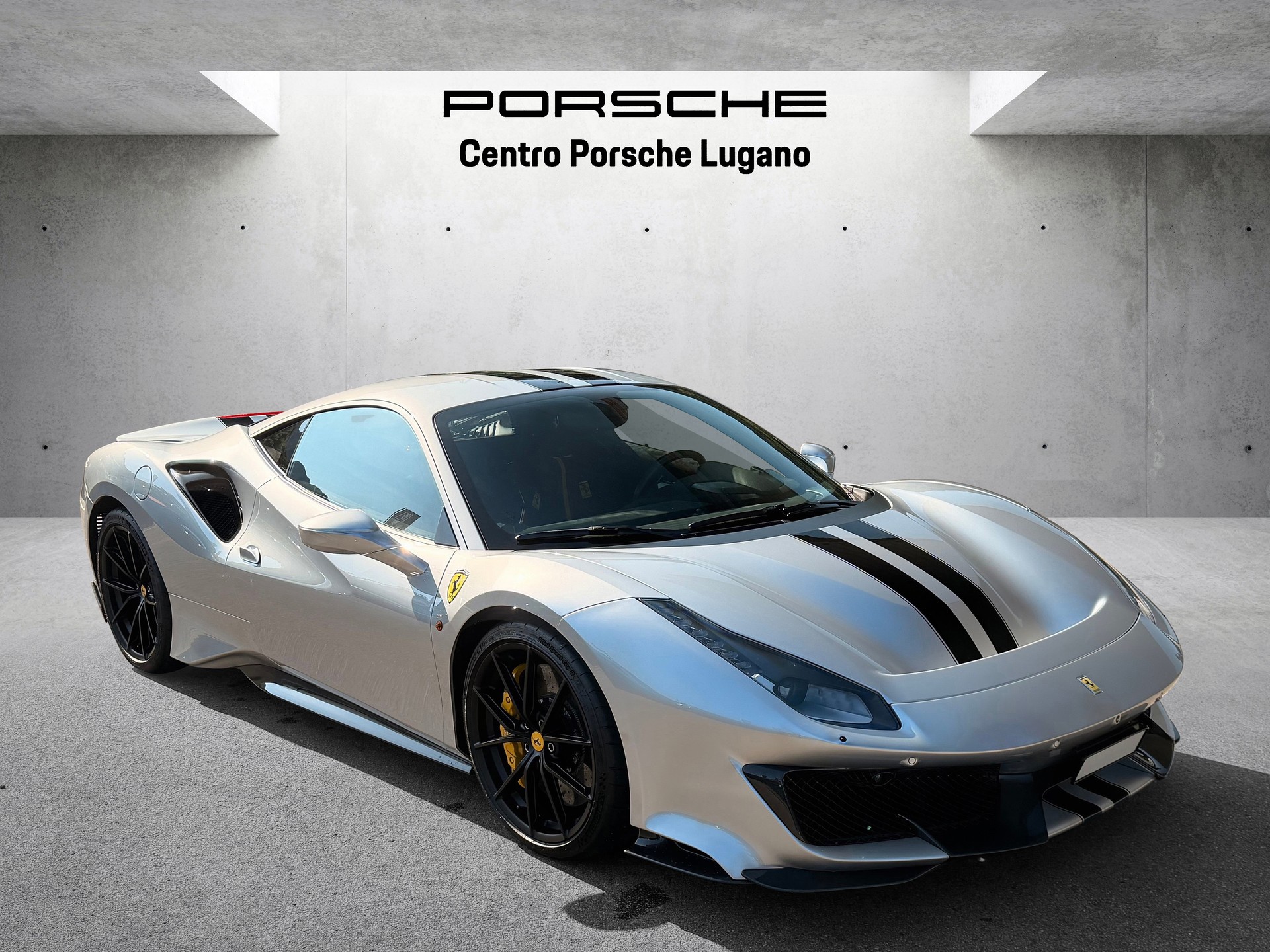 FERRARI 488 Pista 3.9 V8-showroom-element-3