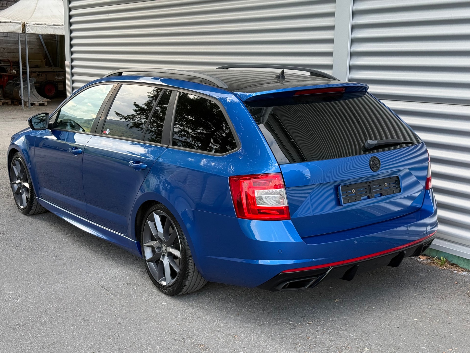 SKODA Octavia Combi 2.0 TSI RS-image-2