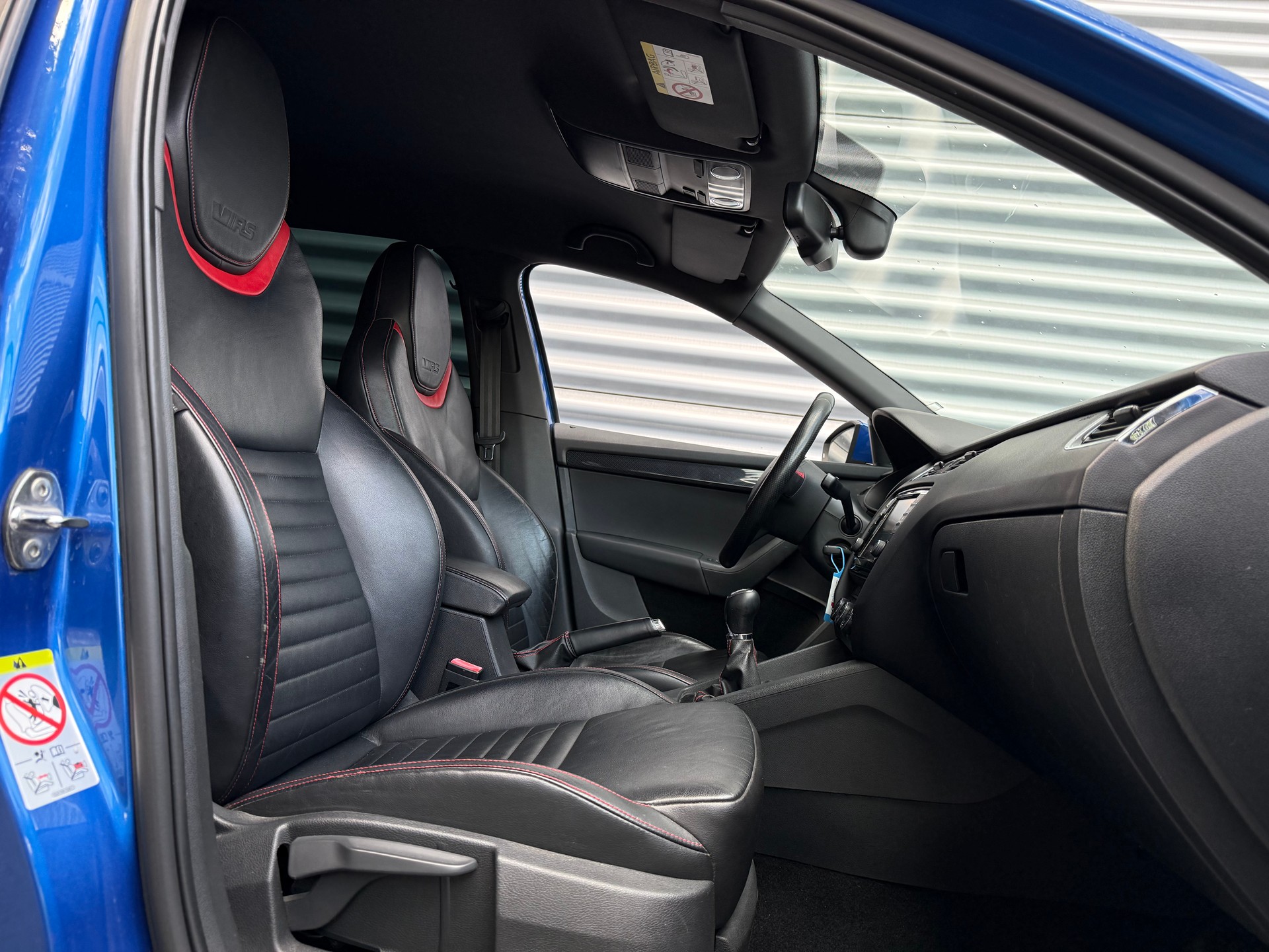 SKODA Octavia Combi 2.0 TSI RS-image-9