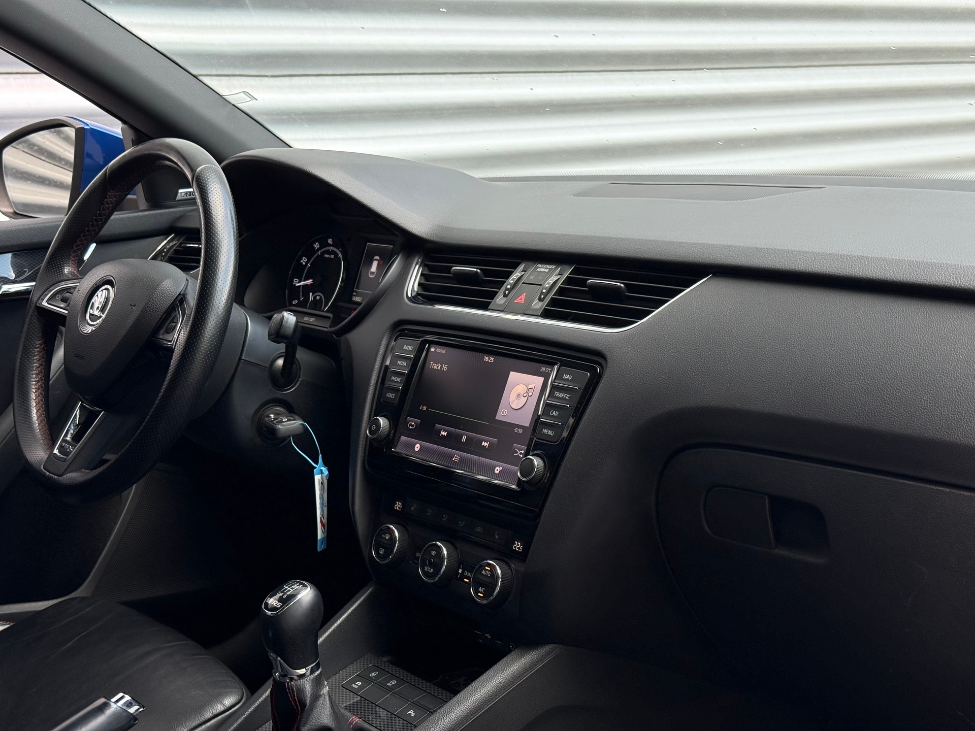 SKODA Octavia Combi 2.0 TSI RS-image-8