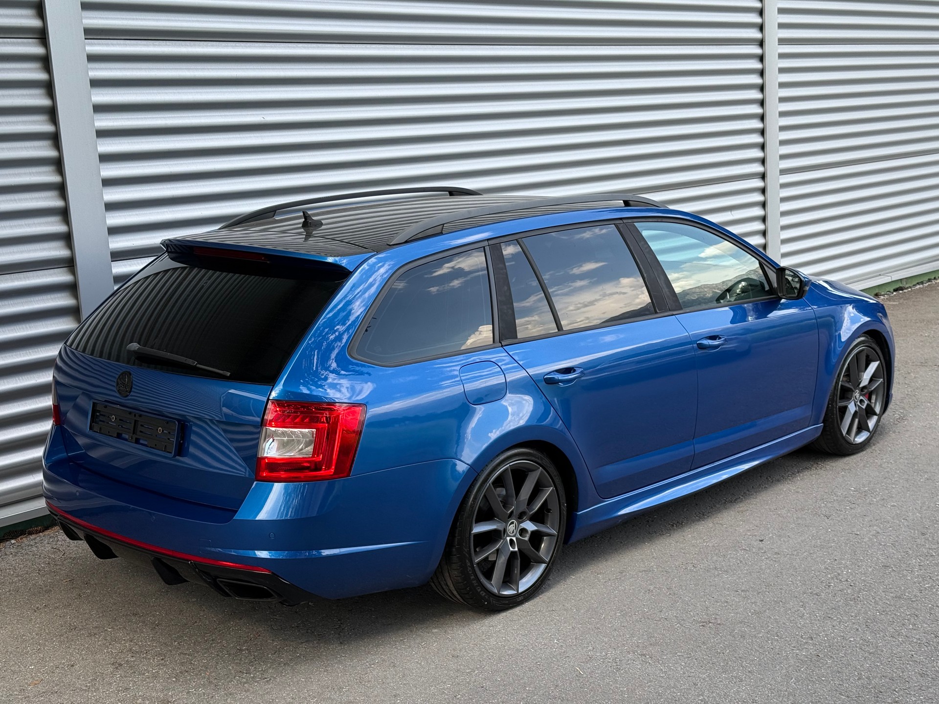 SKODA Octavia Combi 2.0 TSI RS-image-6