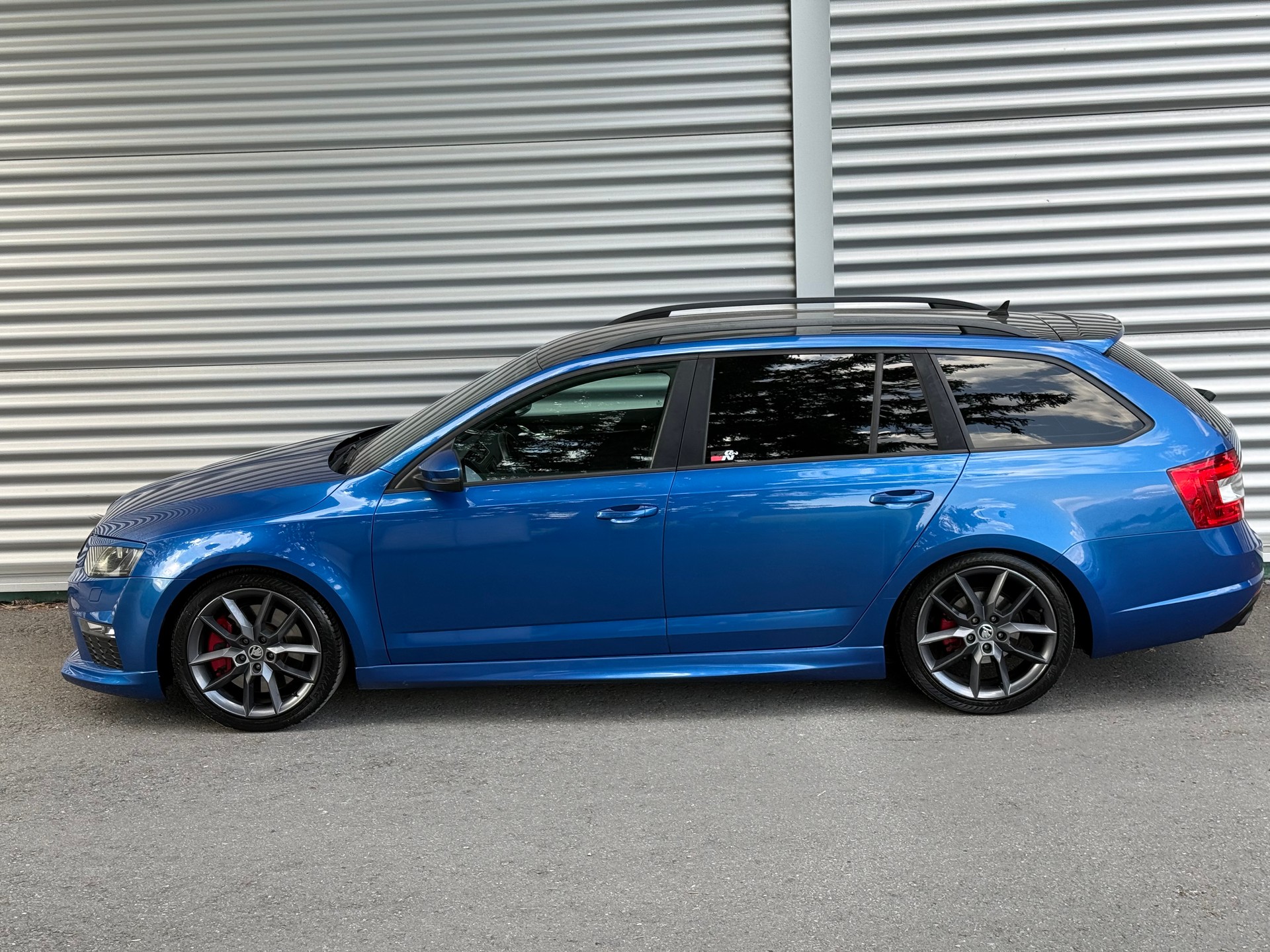 SKODA Octavia Combi 2.0 TSI RS-image-1