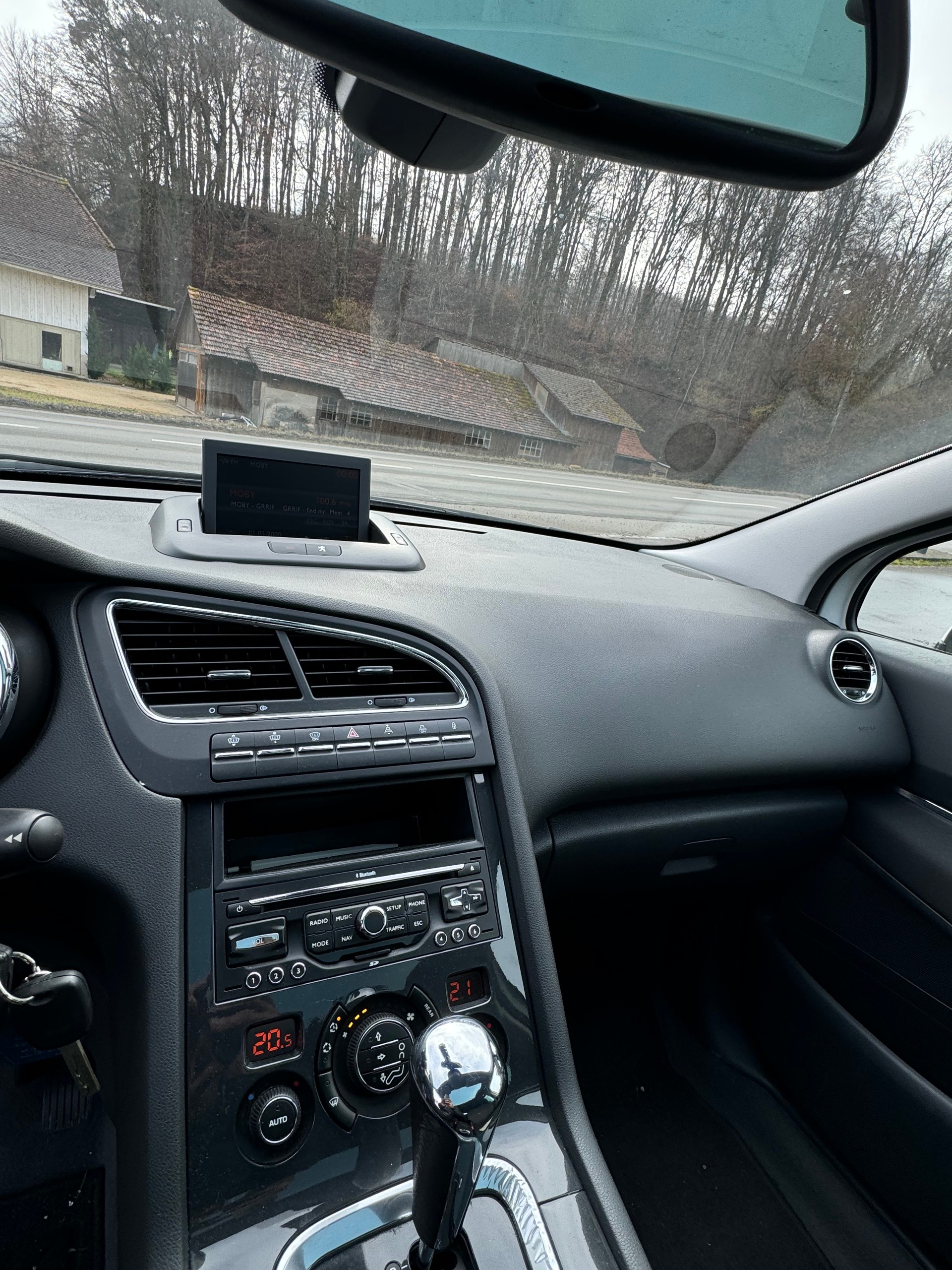 PEUGEOT 5008 1.6 16V T Sport Pack Automatic-image-8