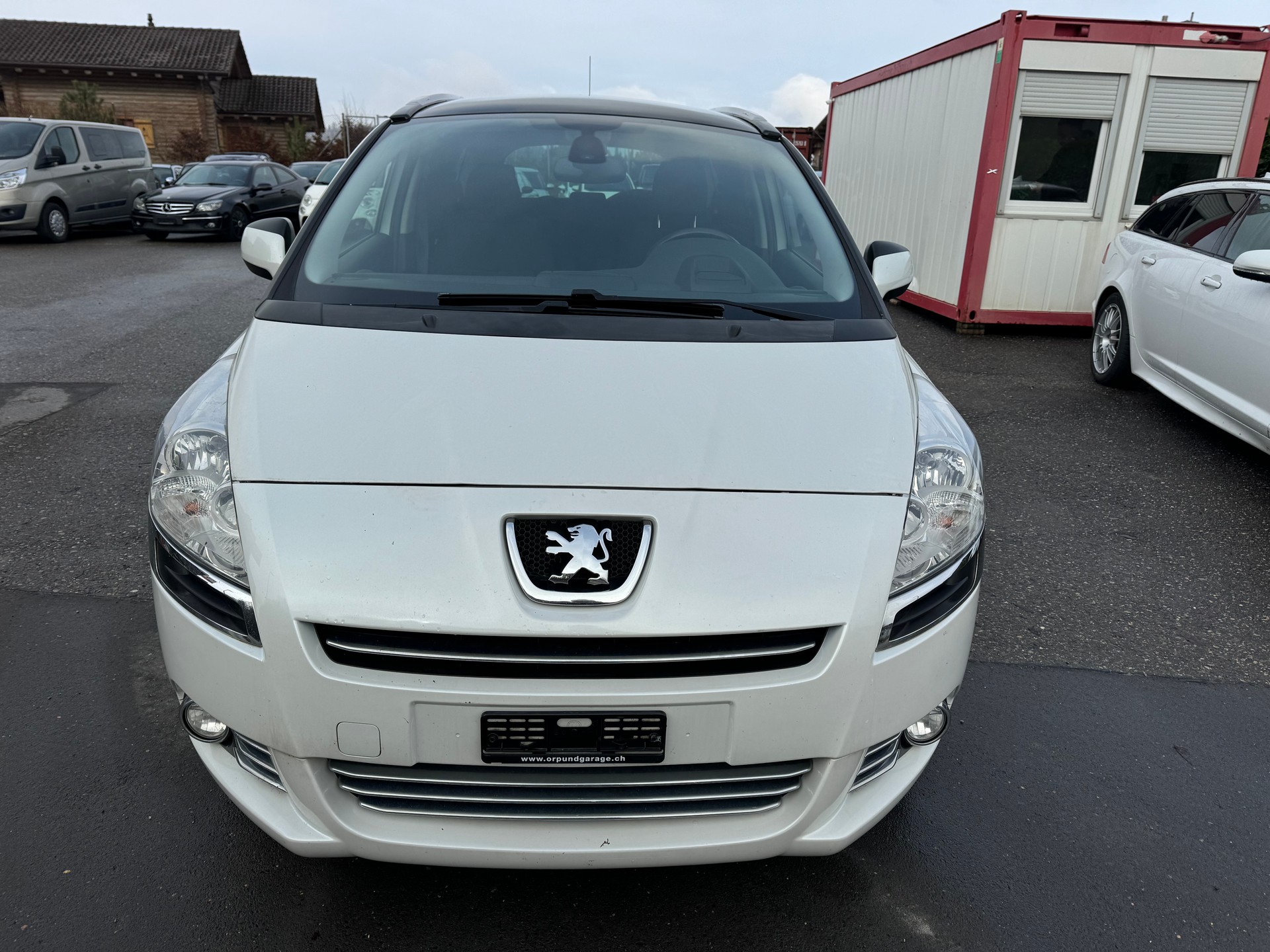 PEUGEOT 5008 1.6 16V T Sport Pack Automatic