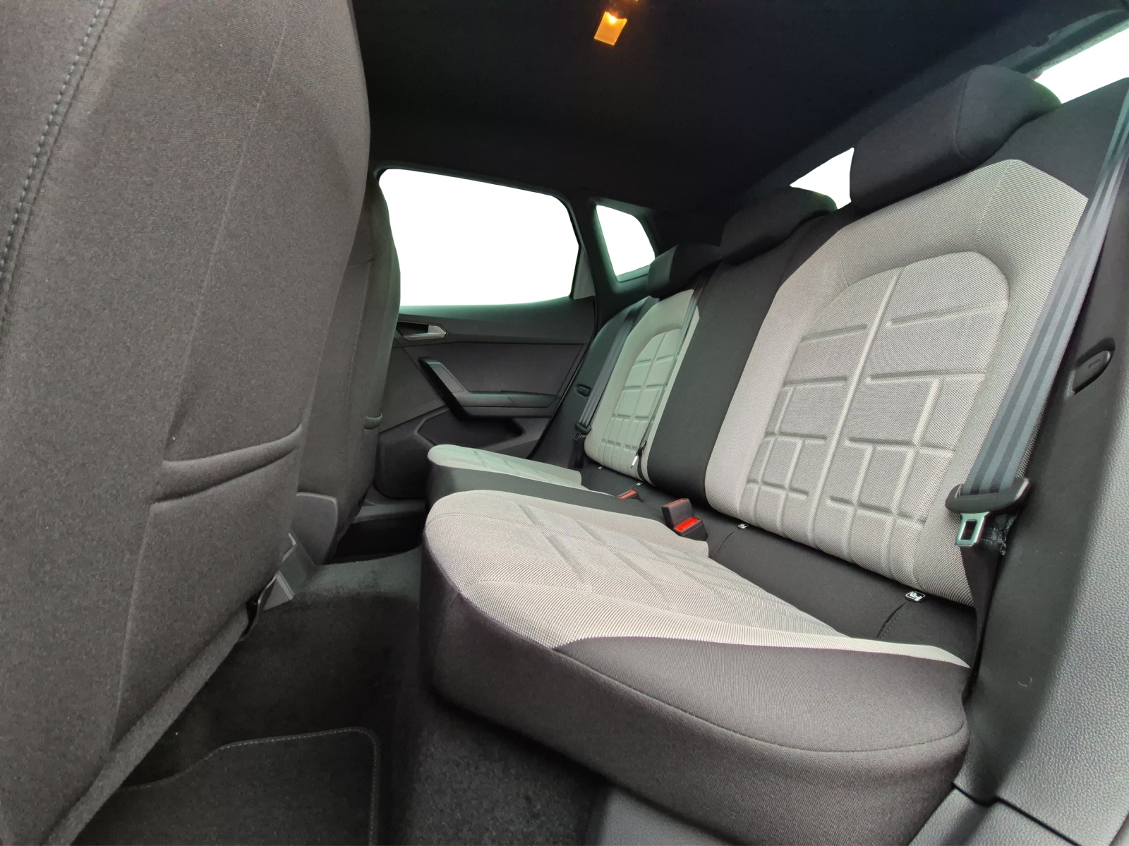 SEAT Arona 1.5 TSI Move FR DSG-image-9