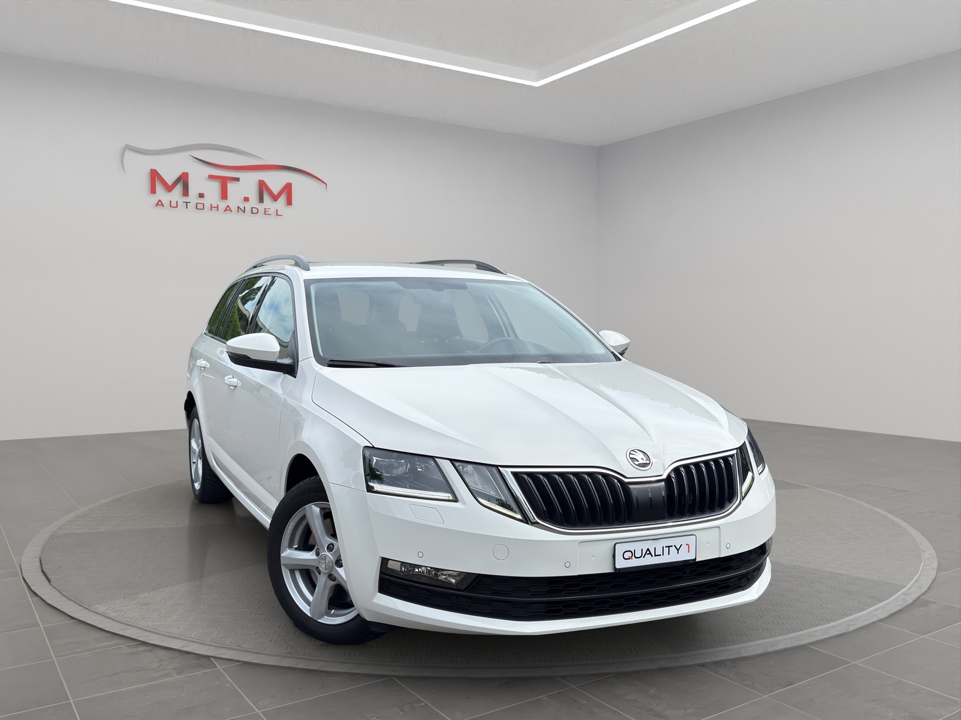 SKODA Octavia Combi 2.0 TDI Ambition 4x4 DSG-image-0