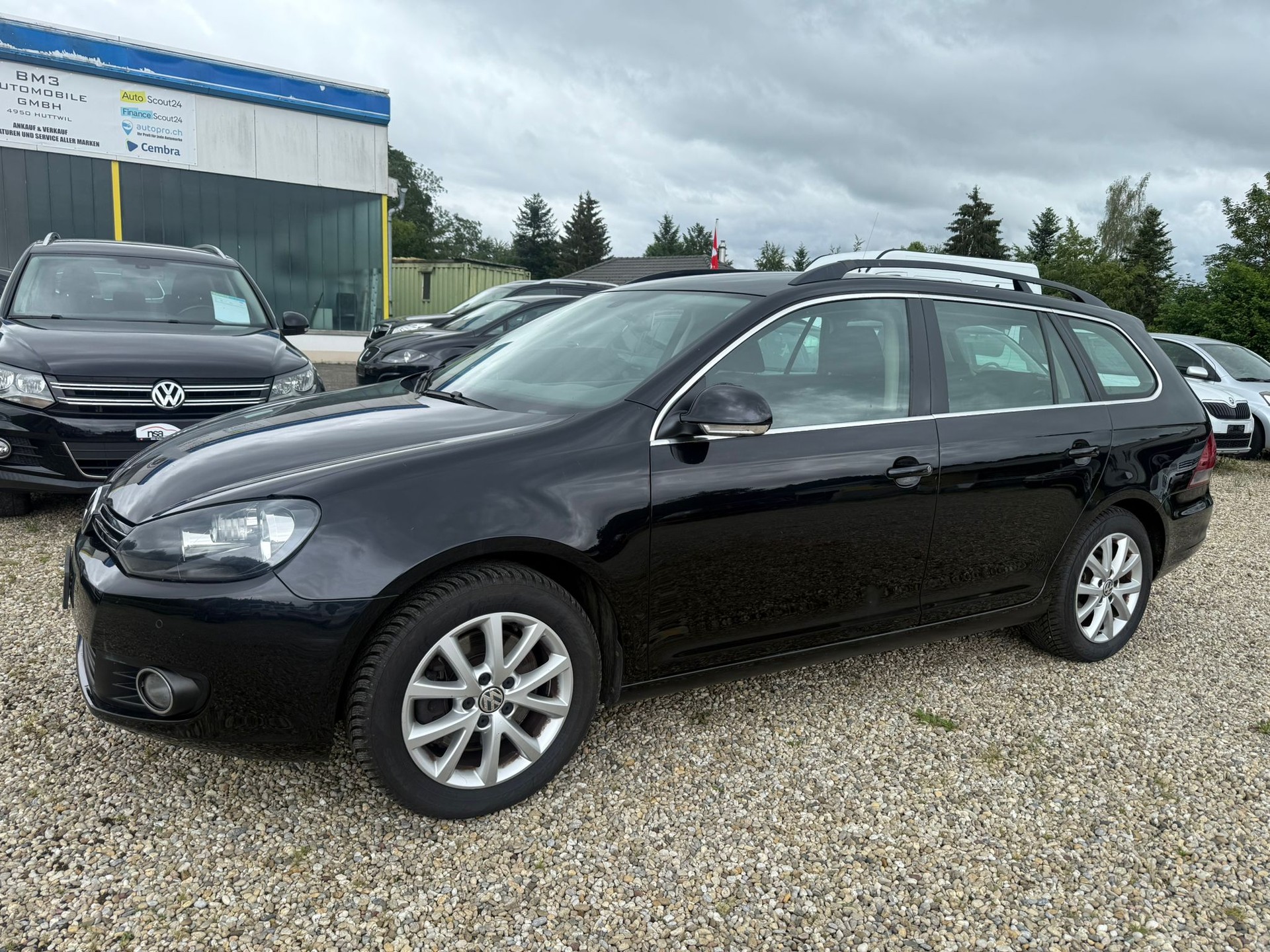 VW Golf Variant 1.6 TDI Team 4Motion-image-1