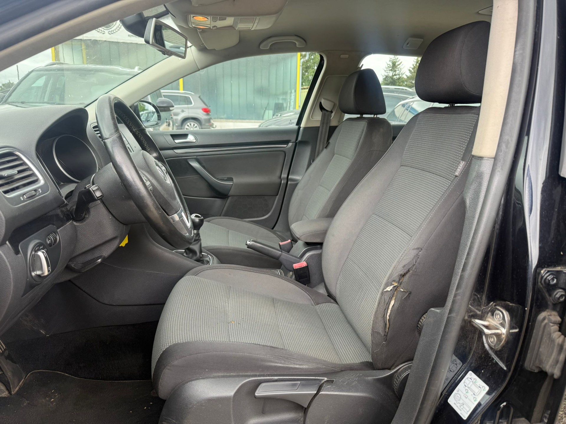 VW Golf Variant 1.6 TDI Team 4Motion-image-6