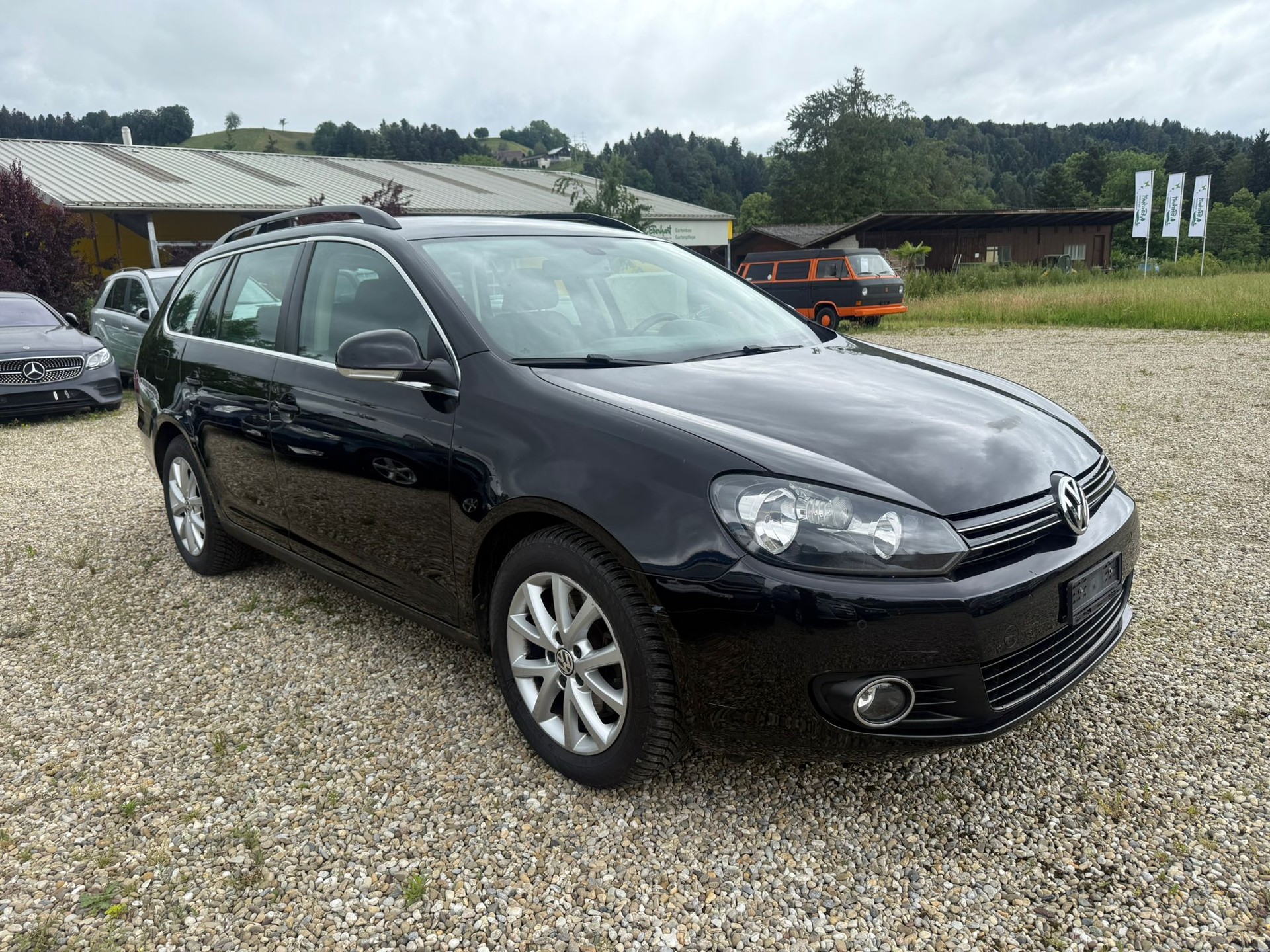 VW Golf Variant 1.6 TDI Team 4Motion-image-5