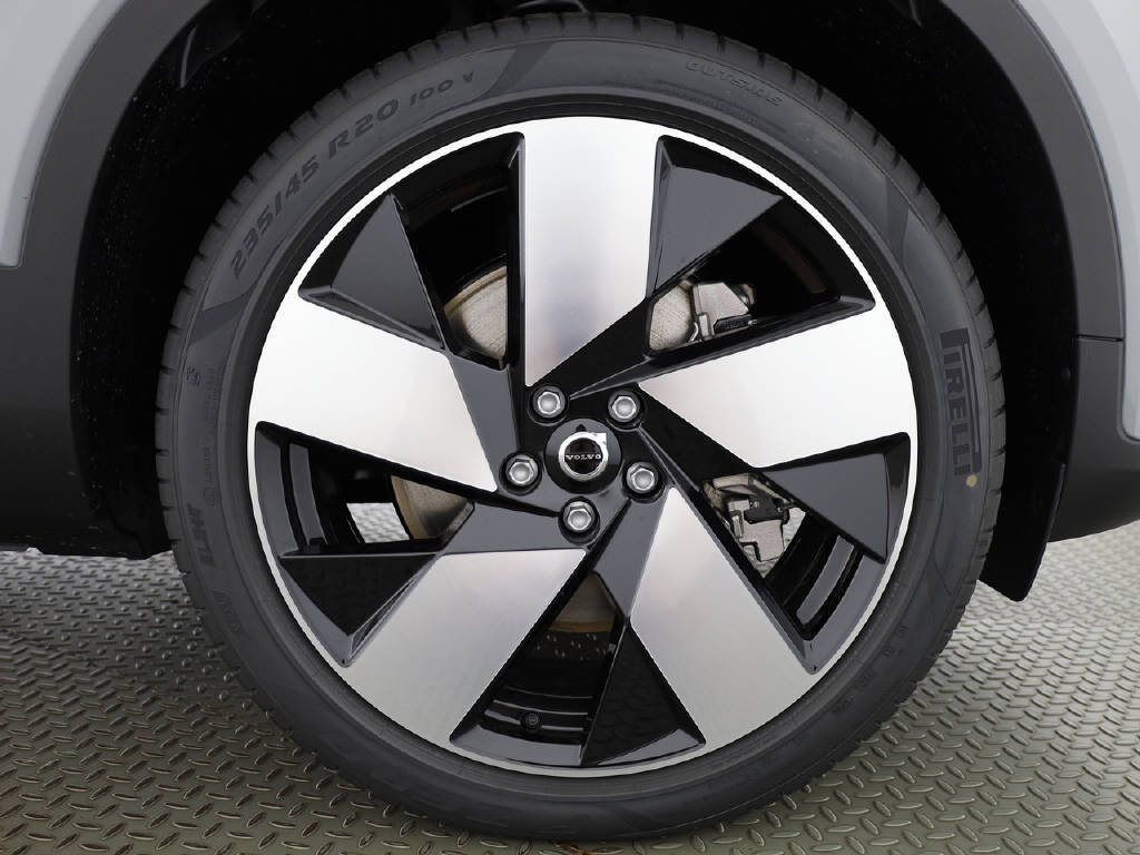 VOLVO EX40 Twin Ultra AWD XCENTRIC-image-3