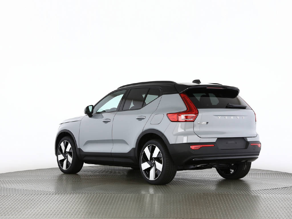 VOLVO EX40 Twin Ultra AWD XCENTRIC-image-17
