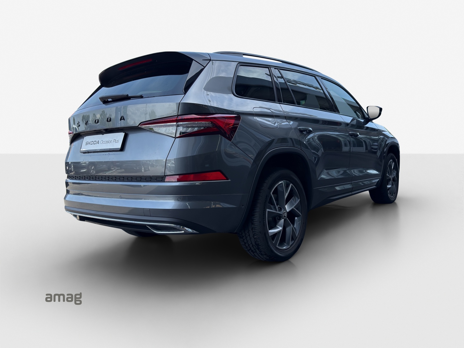 SKODA Kodiaq 2.0 TSI 4x4 SportLine-image-4