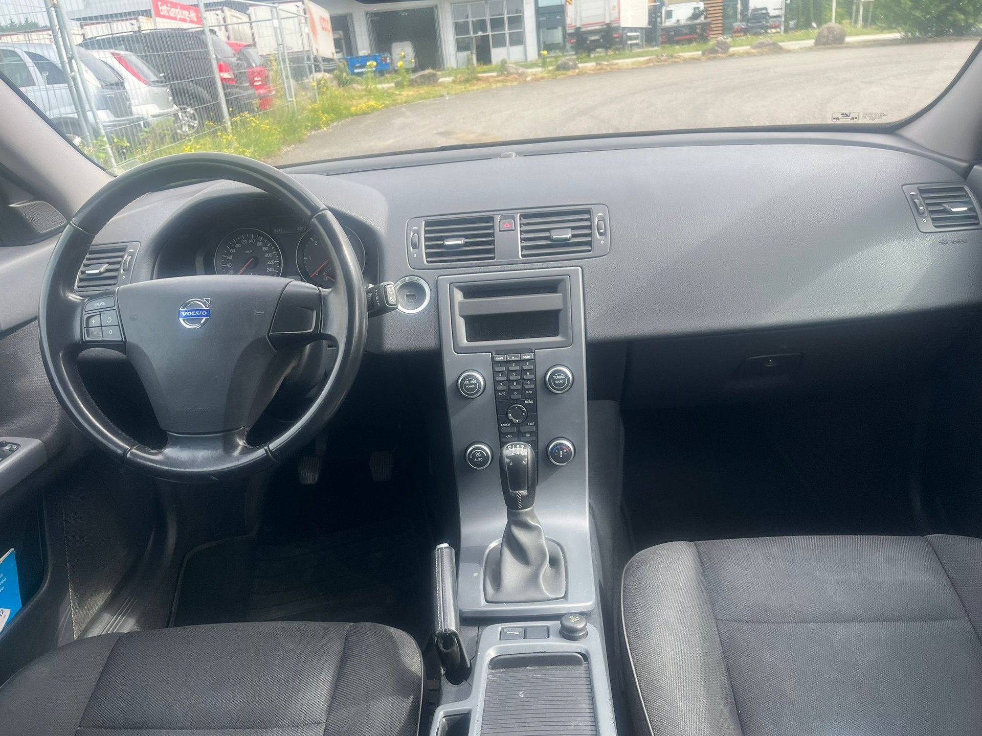 VOLVO V50 DRIVe Start/Stop Business Edition-image-4