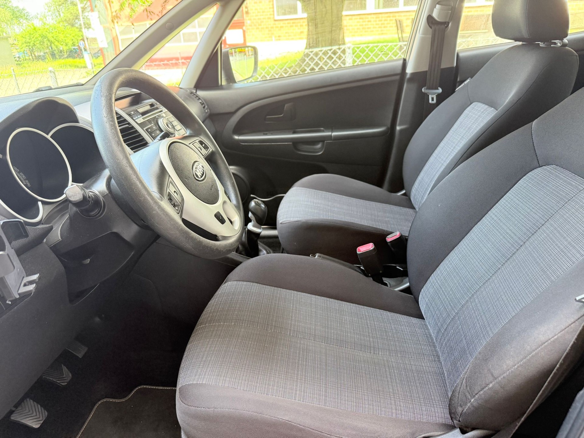 KIA Venga 1.4 CVVT _seven-image-5