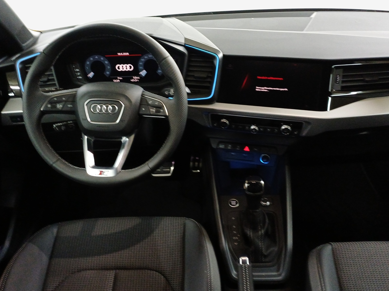 AUDI A1 Sportback 40 TFSI S Line S-tronic-image-8