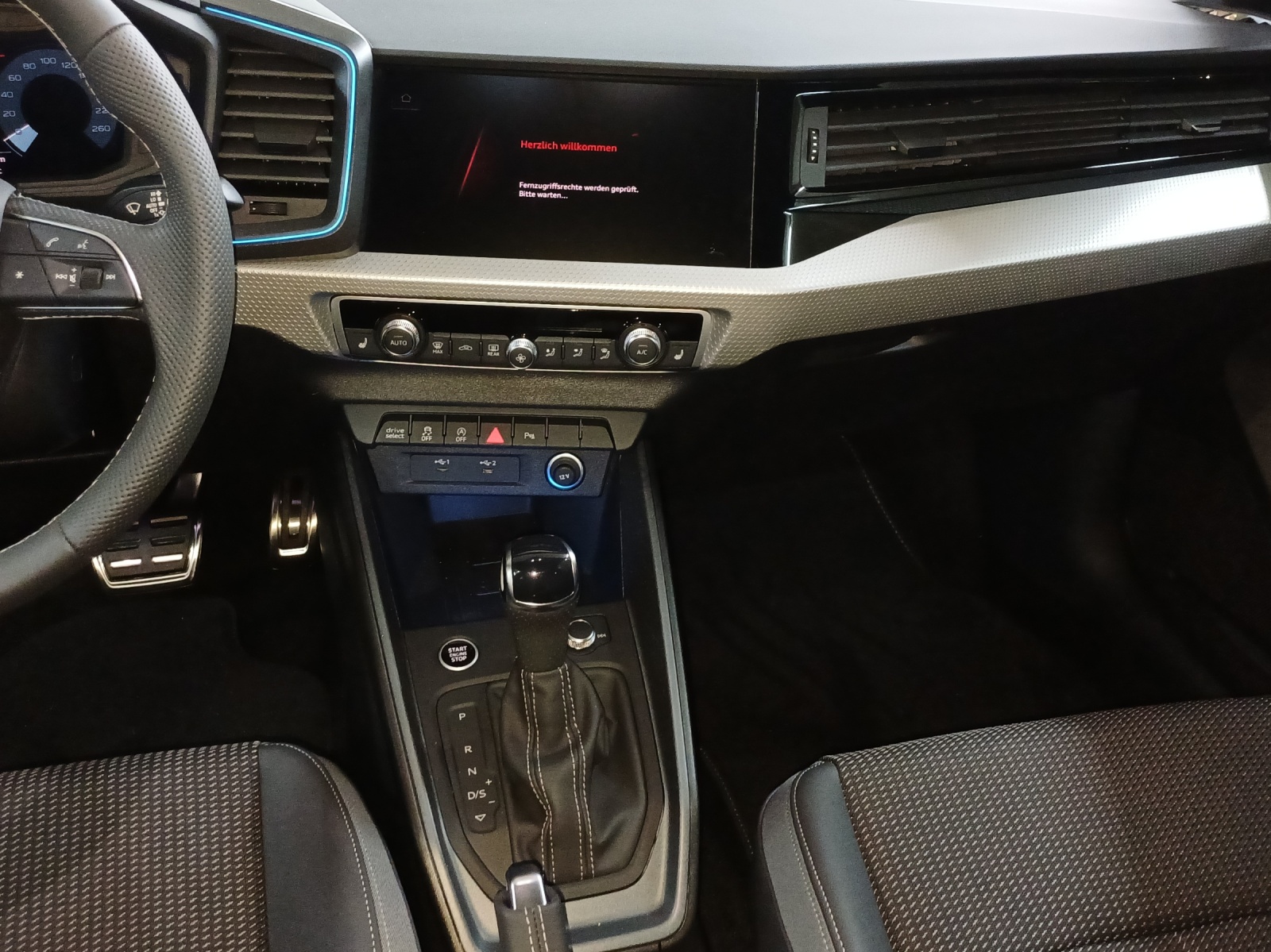 AUDI A1 Sportback 40 TFSI S Line S-tronic-image-10